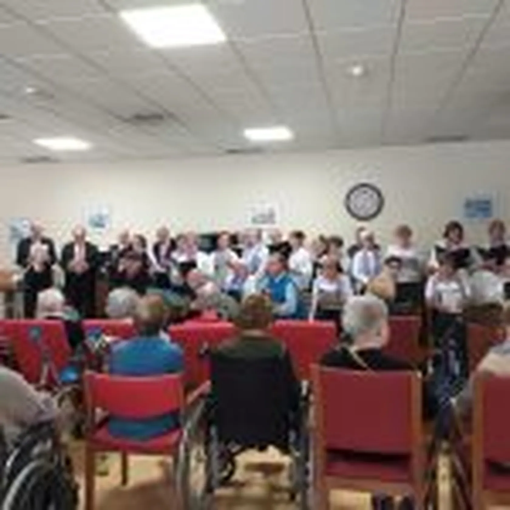 DomusVi-Valdemoro-coro-amigos-del-buen-cantar-3-150x150.jpeg