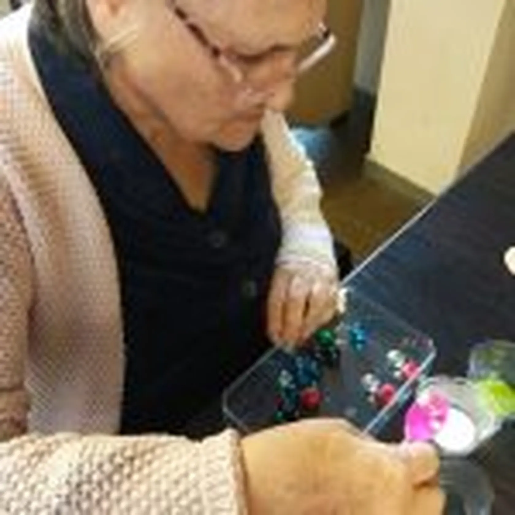 DomusVi-Alcalá-de-Guadaíra-con-terapia-Montessori-150x150.jpg