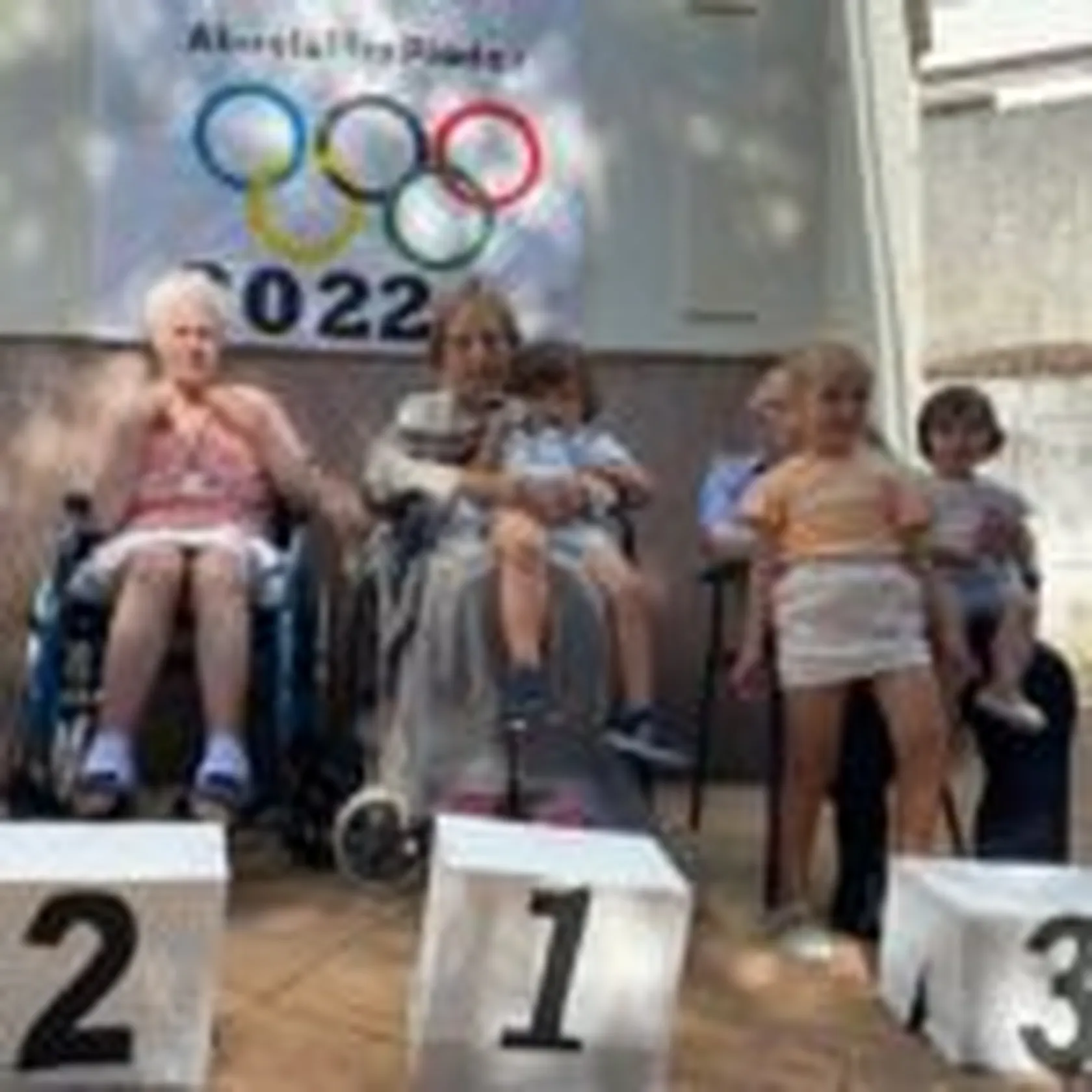 matilde-juani-y-santiago-con-las-nietas-150x150.jpg