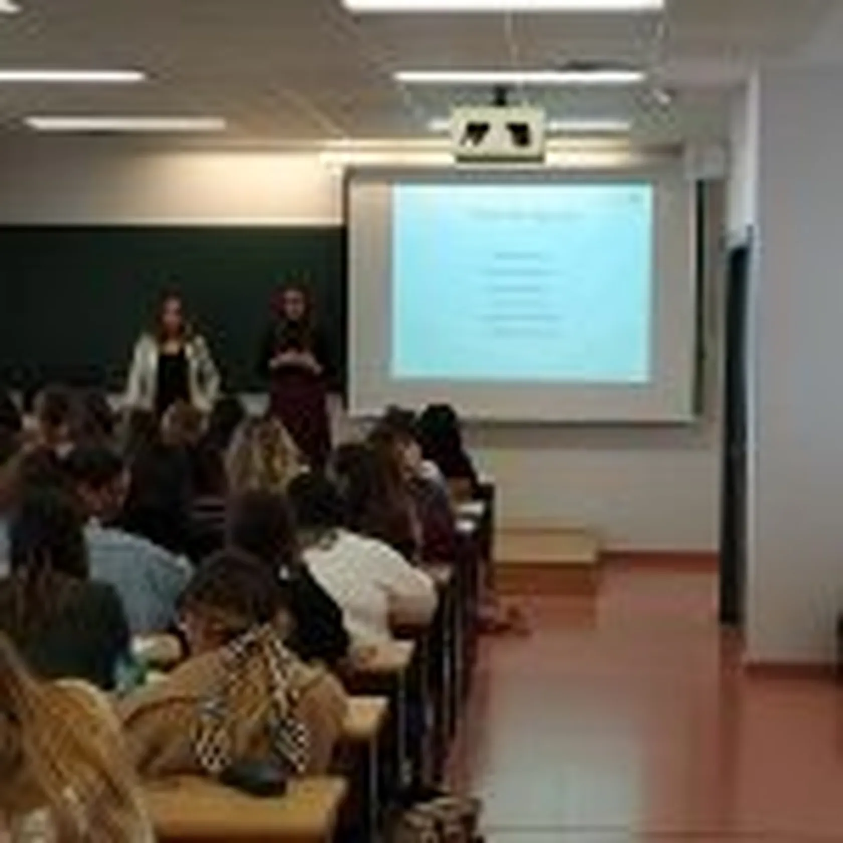 DomusVi-Alcalá-de-Guadaíra-da-clases-en-la-UPO-150x150.jpg
