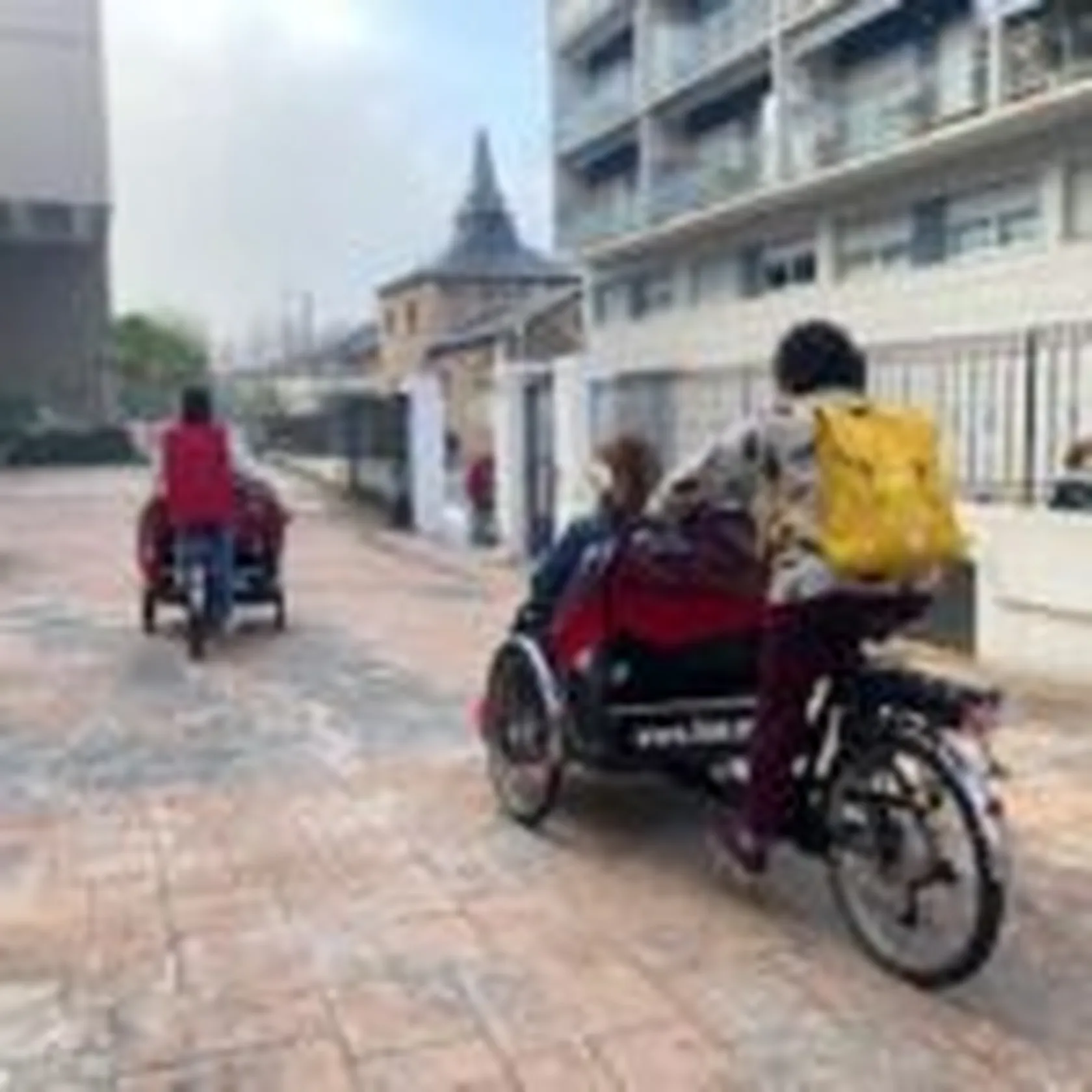 SALIENDO-2-150x150.jpg