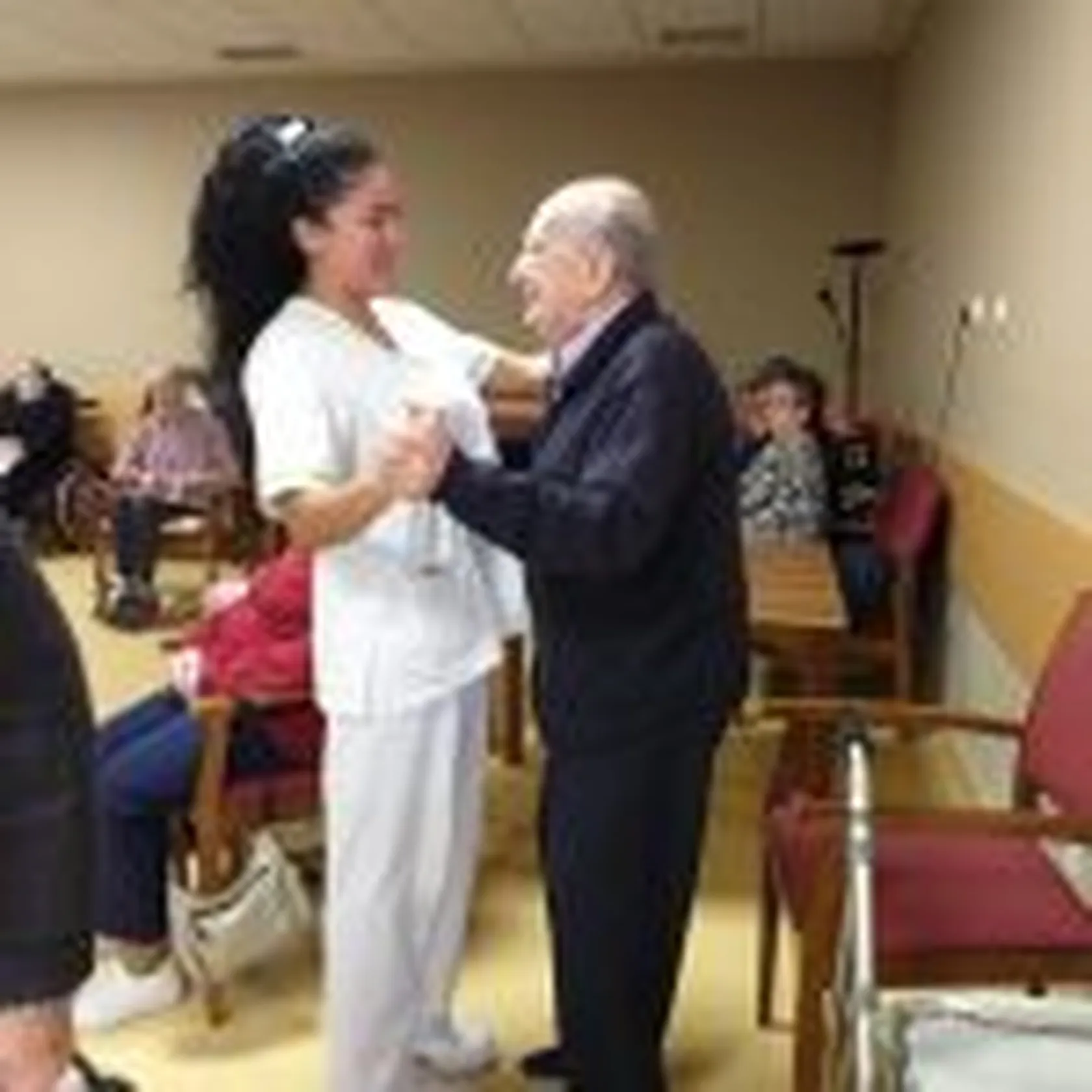 DomusVi-Valdemoro-coro-amigos-del-buen-cantar-1-150x150.jpeg