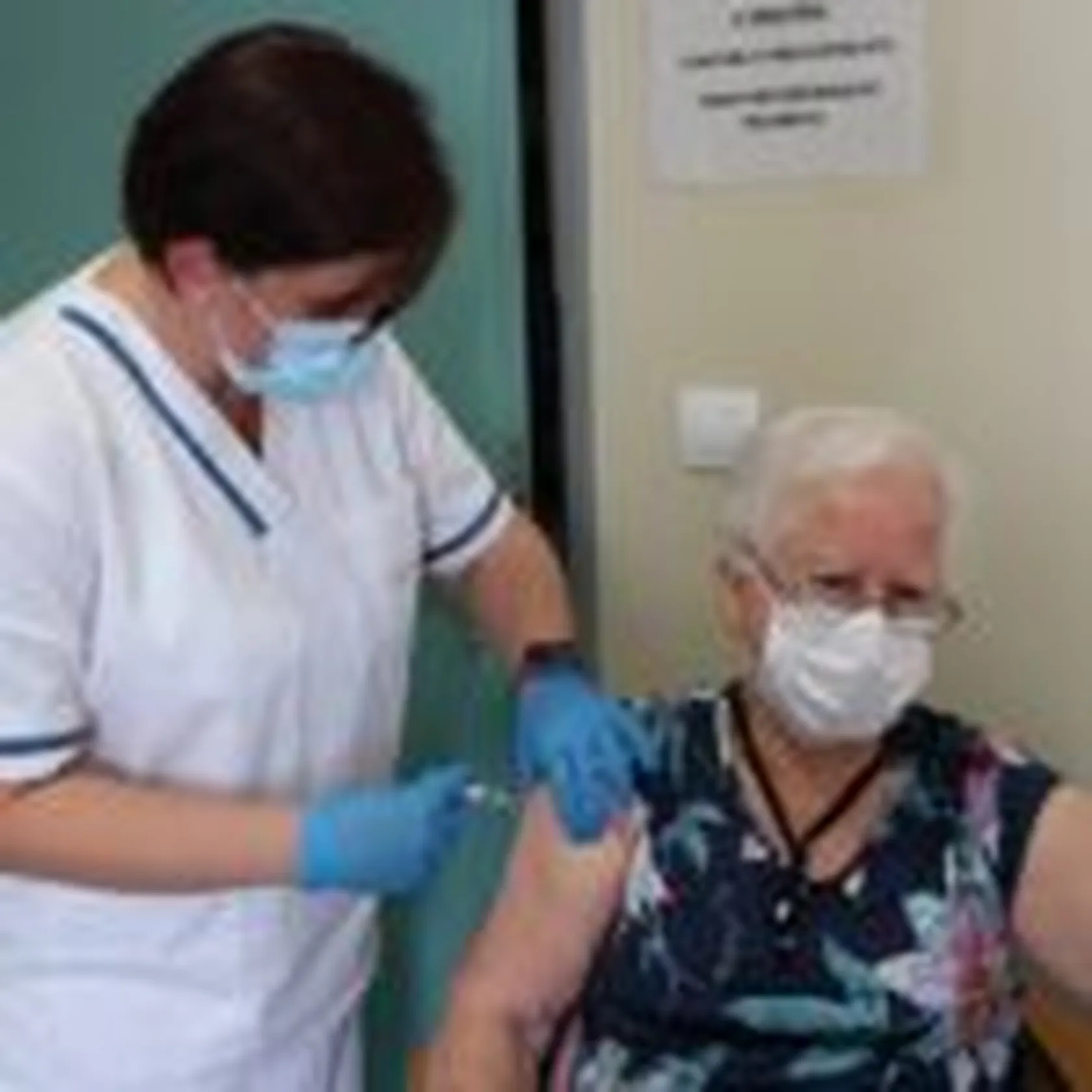 vacunacion-gripe-y-neumonia-DomusVi-Santa-Pola-1-150x150.jpg