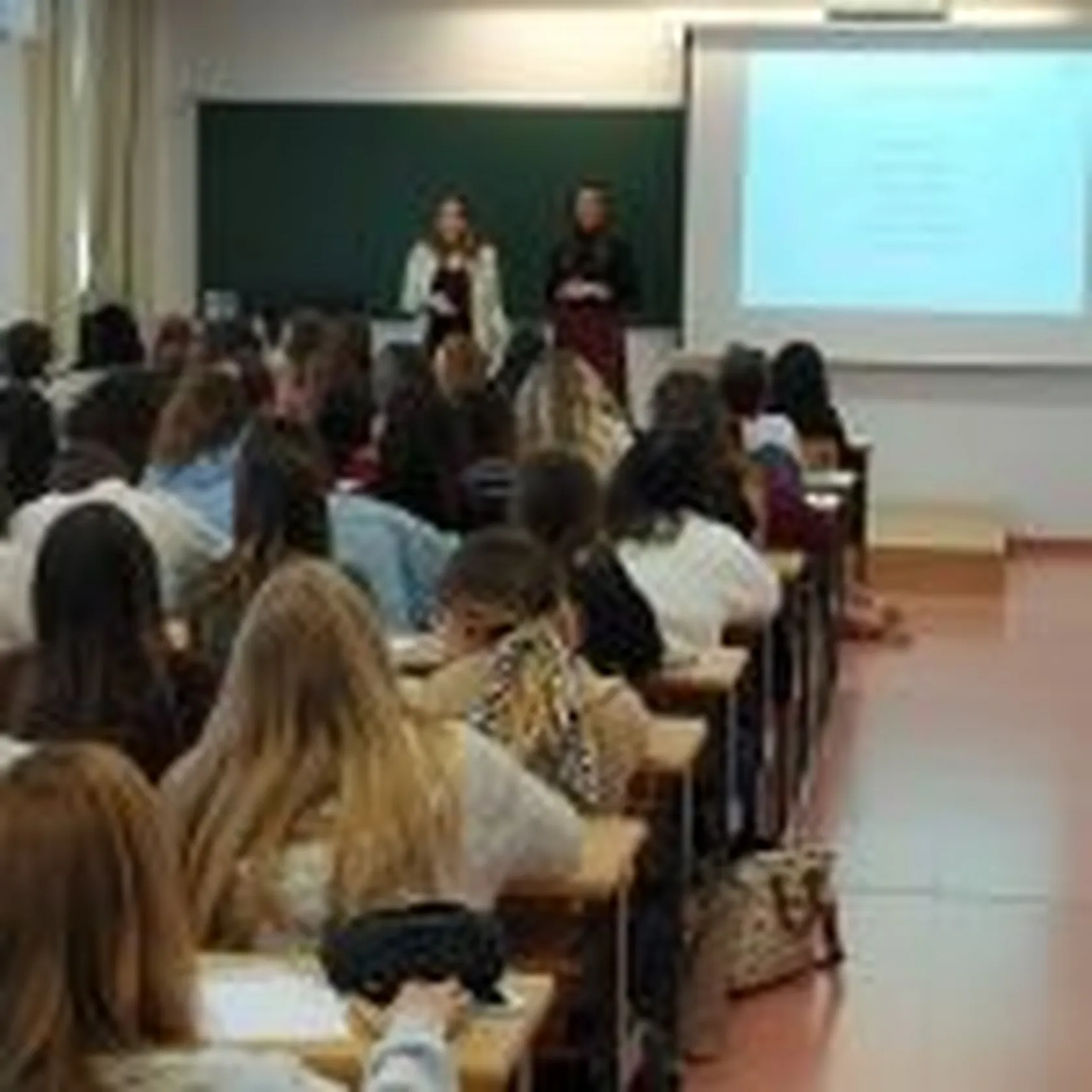 Clases-Universidad-Pablo-de-Olavide-DomusVi-Alcalá-de-Guadaíra-1-150x150.jpg