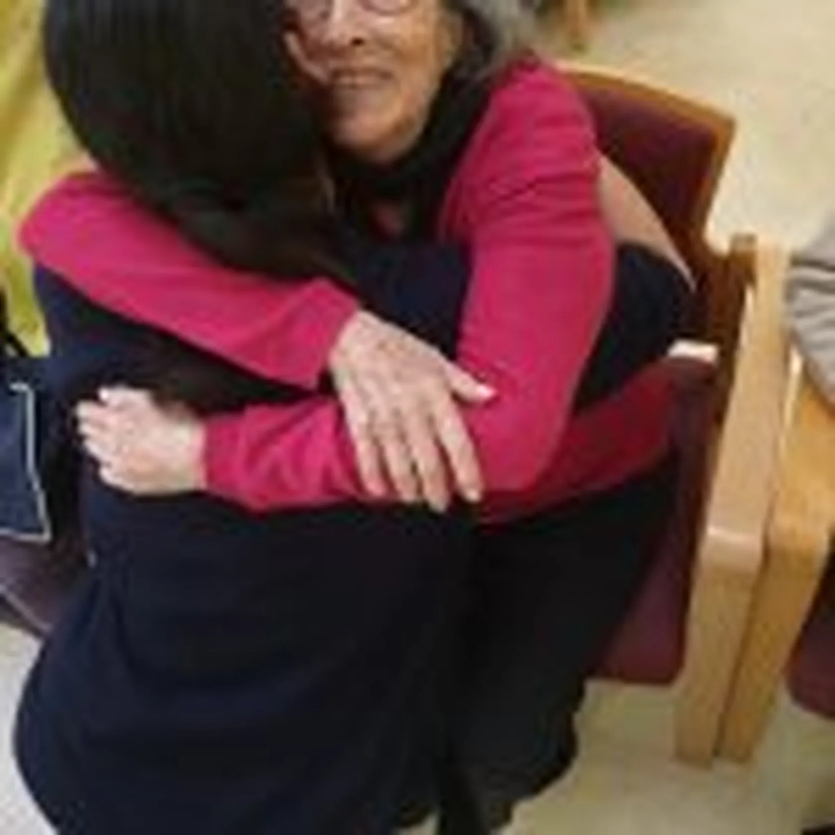 abrazo-4-150x150.jpg