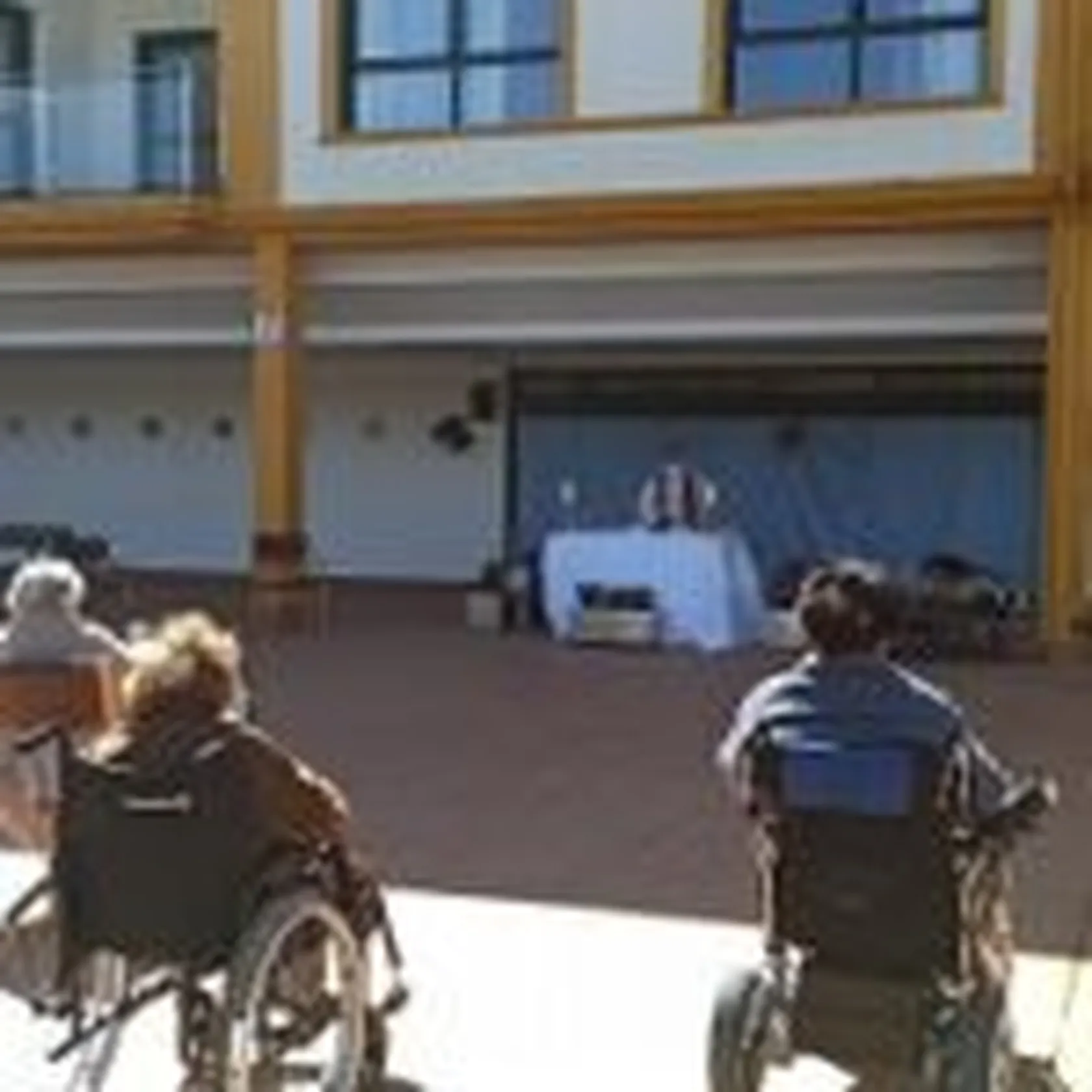 En-misa-DomusVi-Alcala-de-Guadaira-150x150.jpg