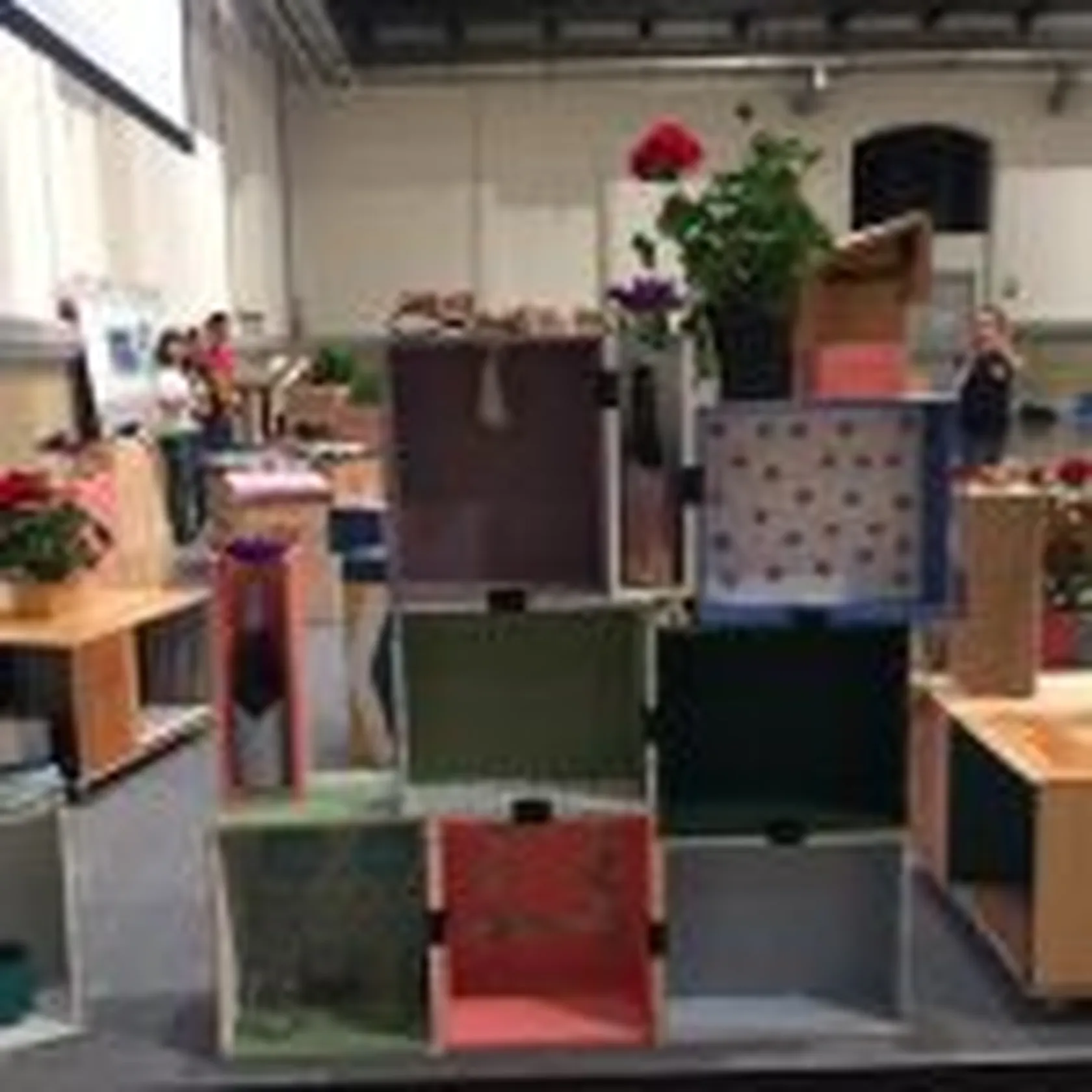 ESTANTERIAS-RECICLADAS-2-com-150x150.jpg