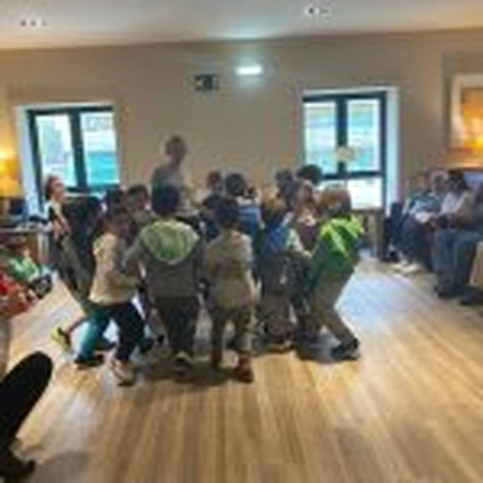 BAILANDO-8-150x150.jpg