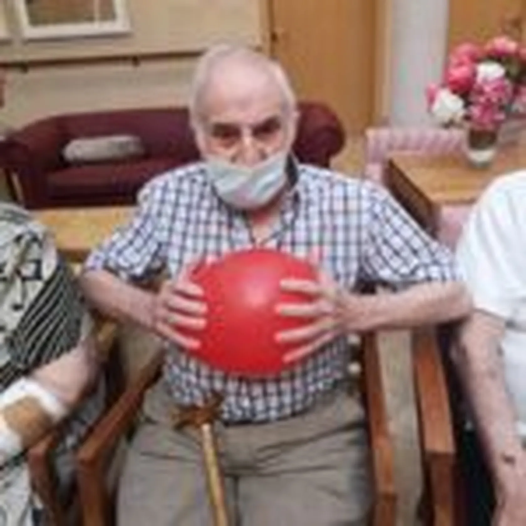Jugamos-con-globos-en-condes-de-corbull-3-150x150.jpg
