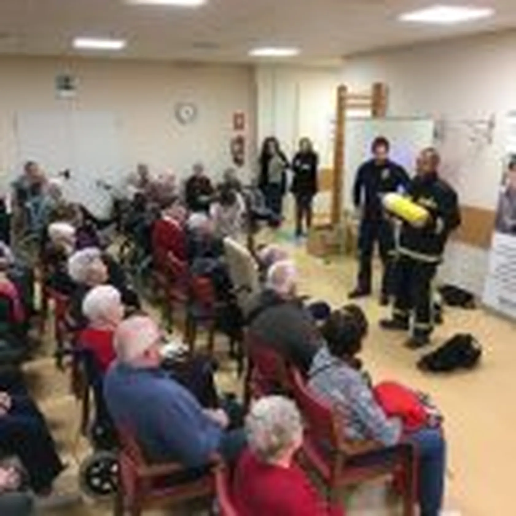 DomusVi-Valdemoro-charla-bomberos-3-150x150.jpg