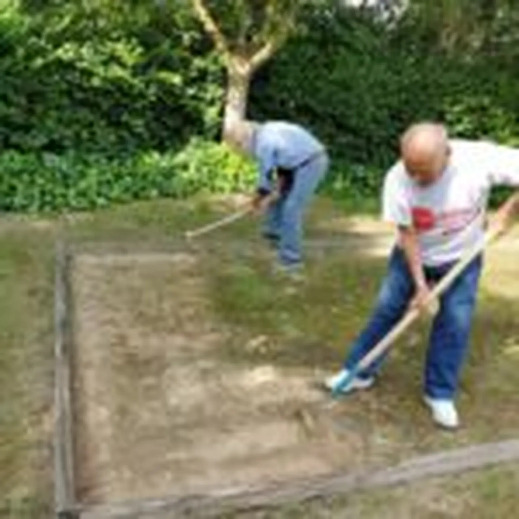 Arreglando-pista-petanca-2-150x150.jpg