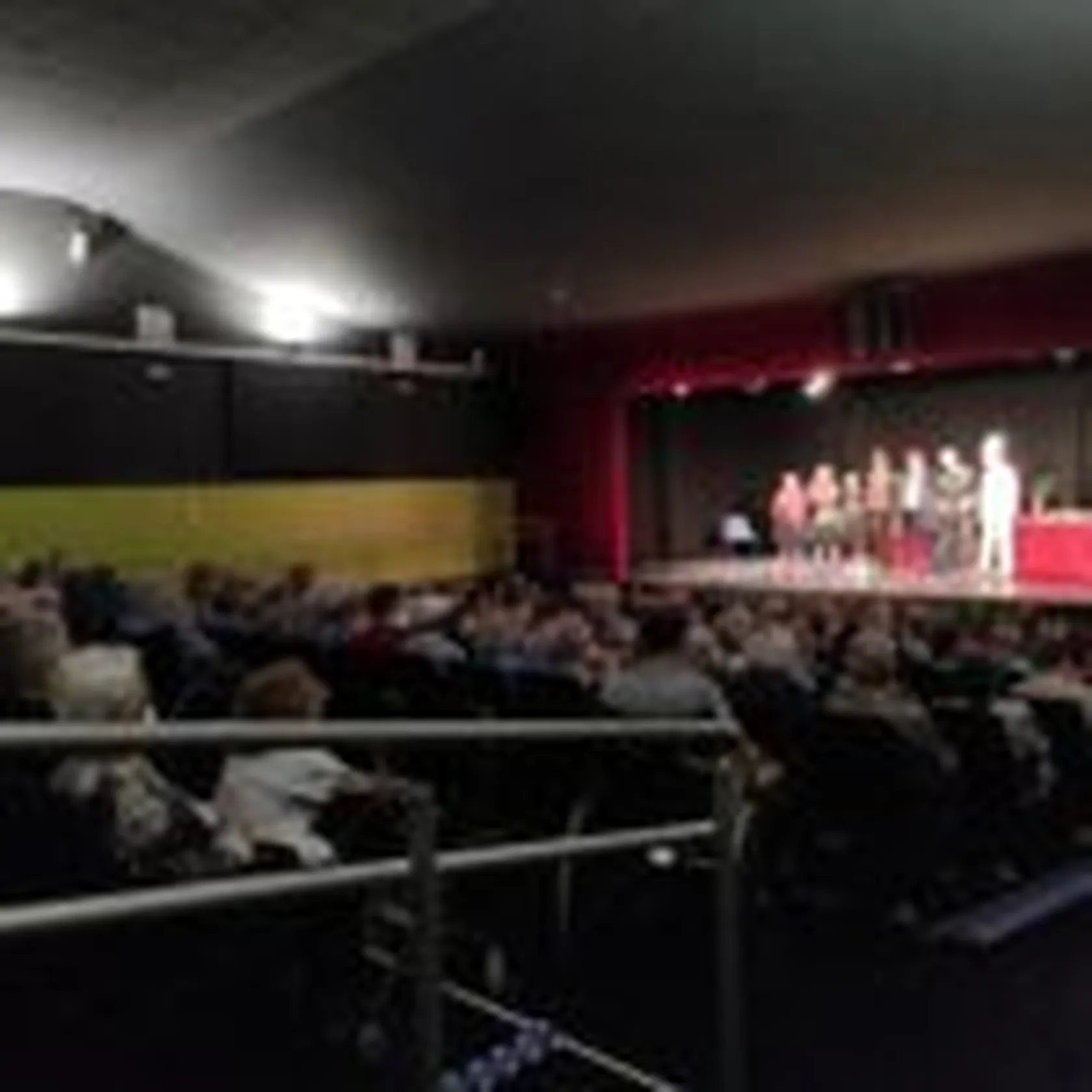 DomusVi-Quijorna-teatro-2-150x150.jpg