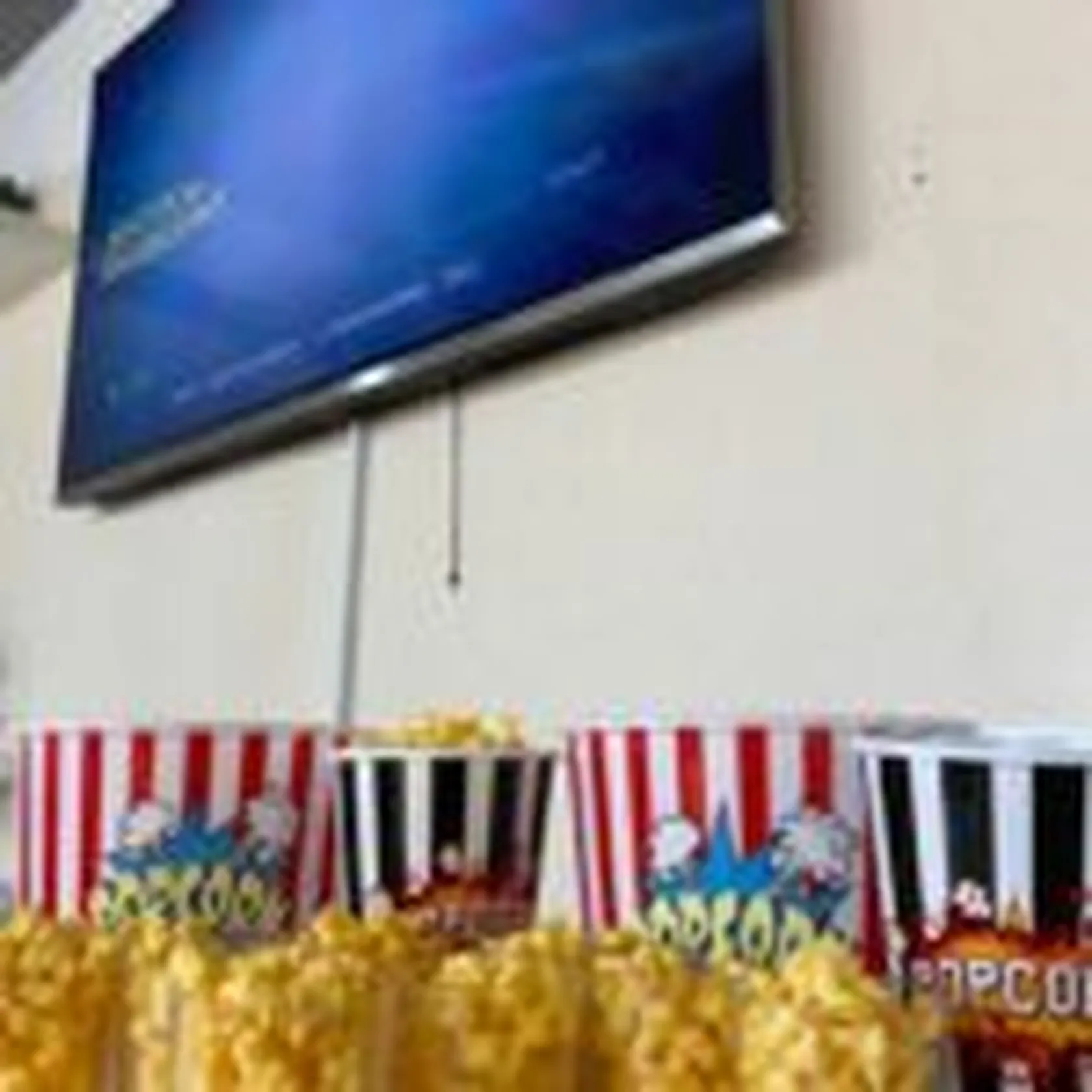 DomusVi-Tres-Cantos-tardes-de-cine-5-150x150.jpg