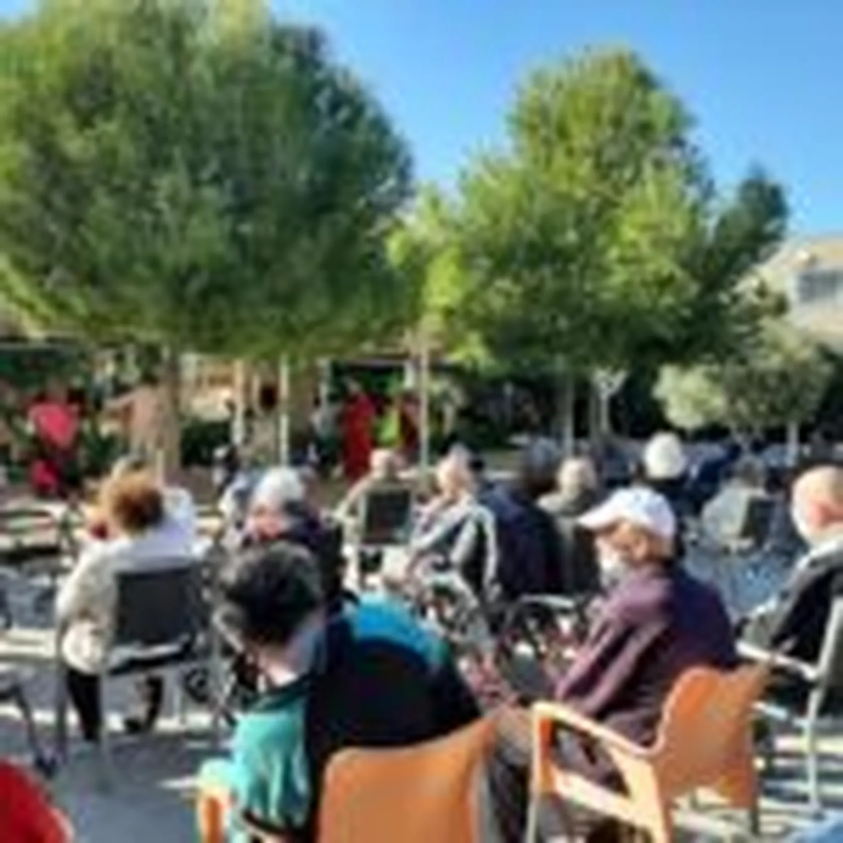 Actuacion-musical-DomusVi-Babel-5-150x150.jpg