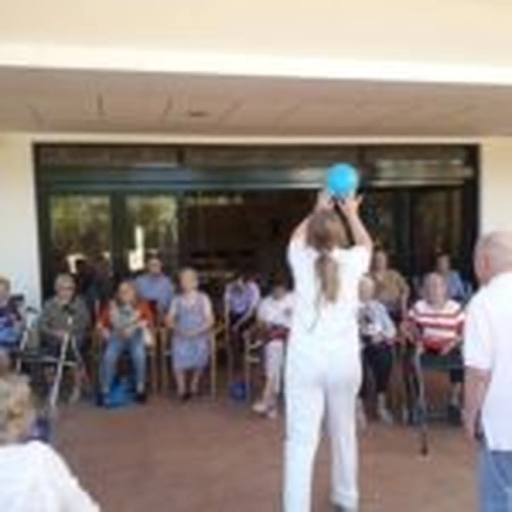 Juego-de-pelota-DomusVi-Alcala-de-Guadaira-4-150x150.jpg