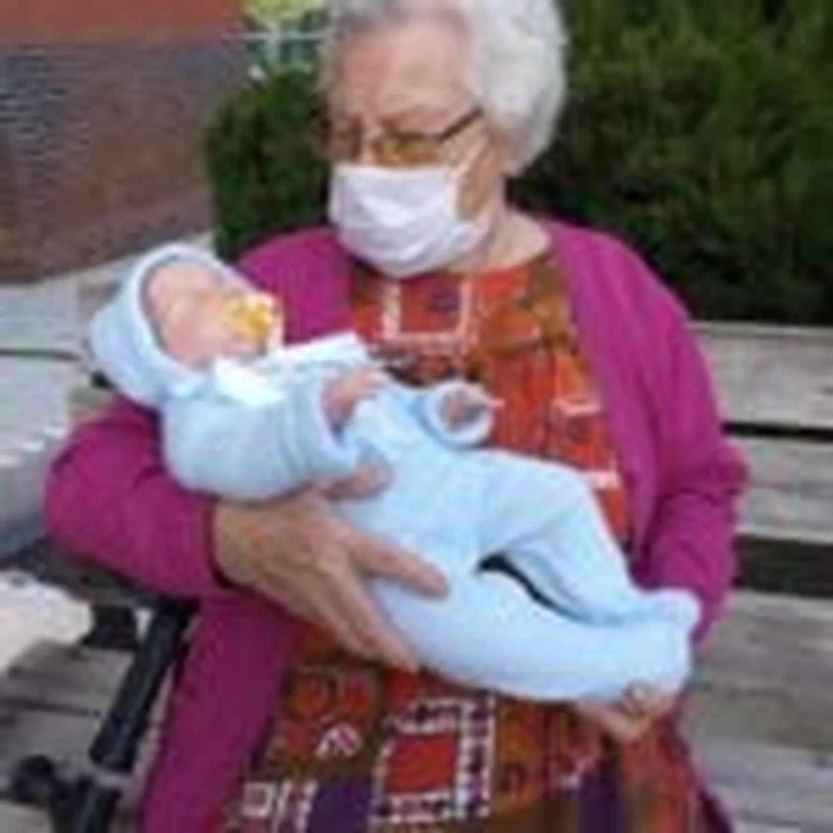 DomusVi-Valdemoro-bebe-reborn-4-150x150.jpg