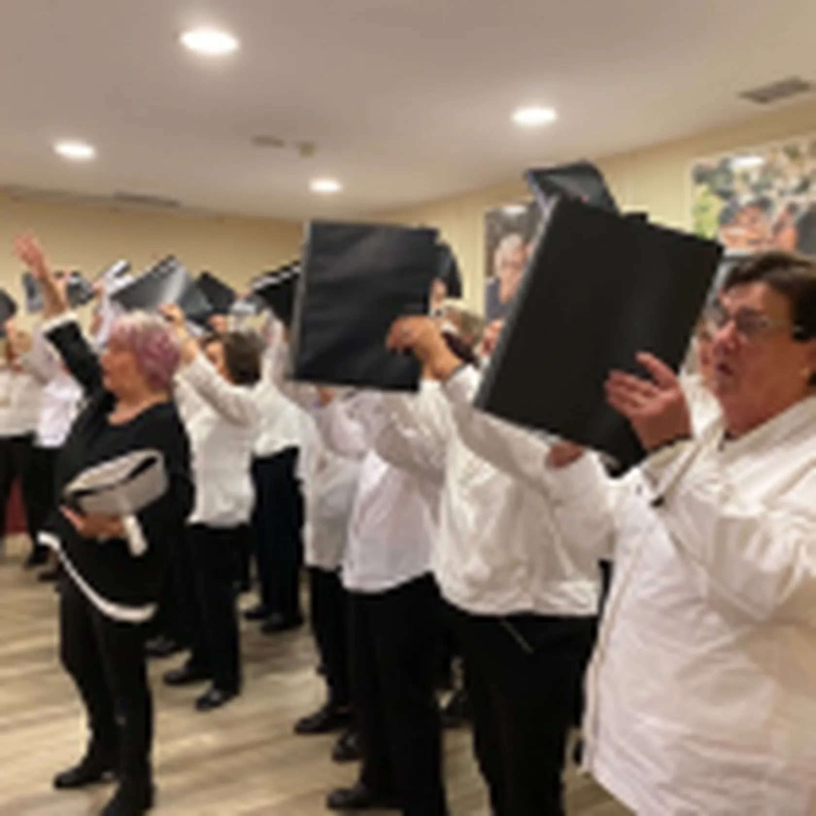 CANTANDO-Y-BAILANDO-150x150.png