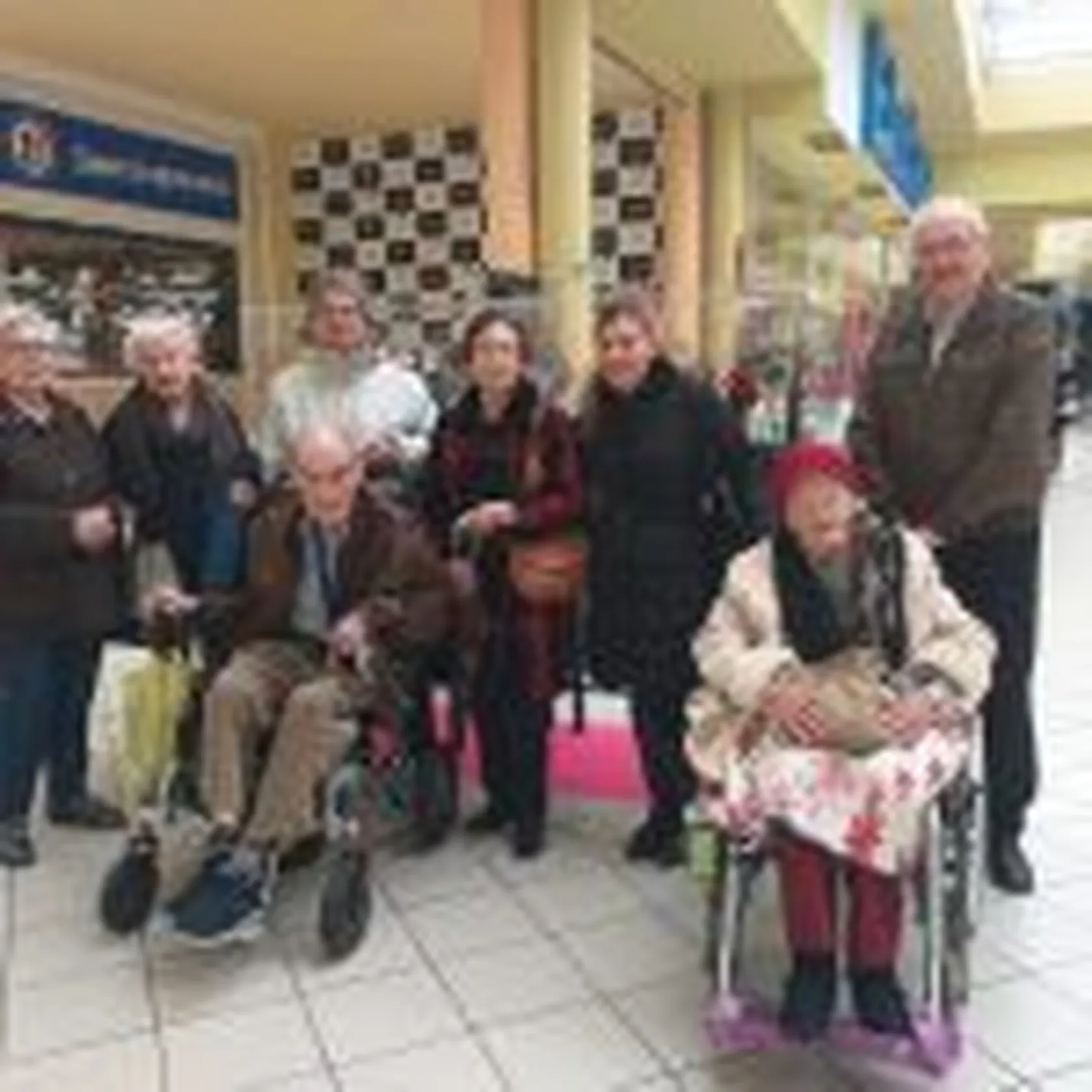 DomusVi-Valdemoro-exposición-Barbies-cine-y-moda-1-150x150.jpeg