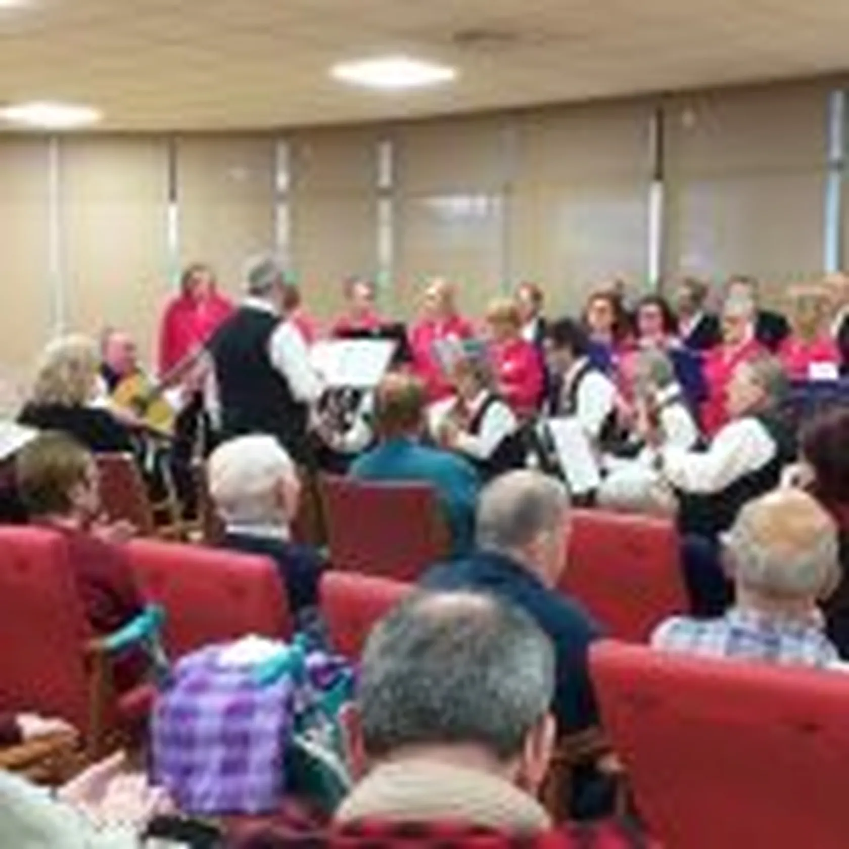DomusVi-Valdemoro-coro-Valsextrema-2-150x150.jpg