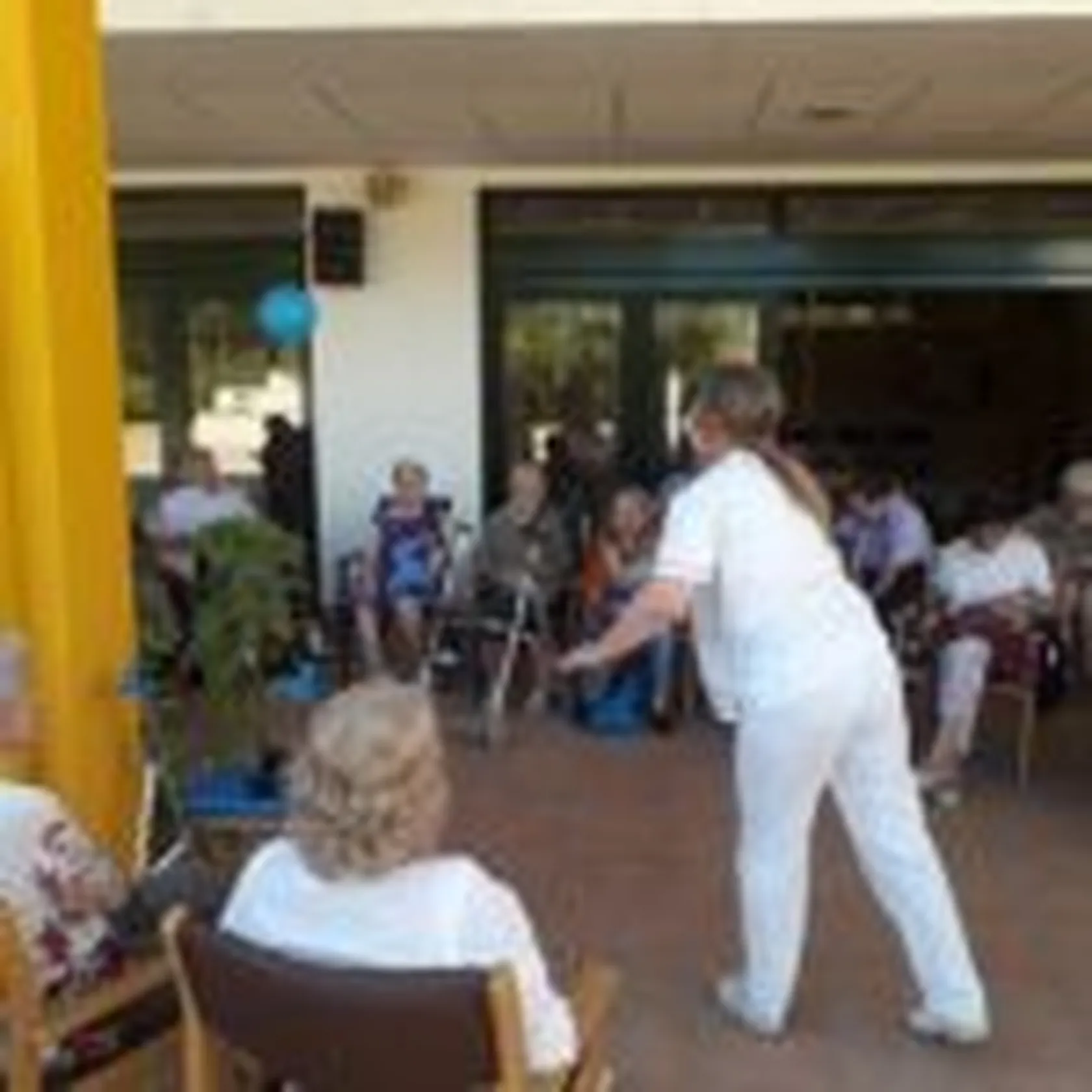 Juego-de-pelota-DomusVi-Alcala-de-Guadaira-5-150x150.jpg