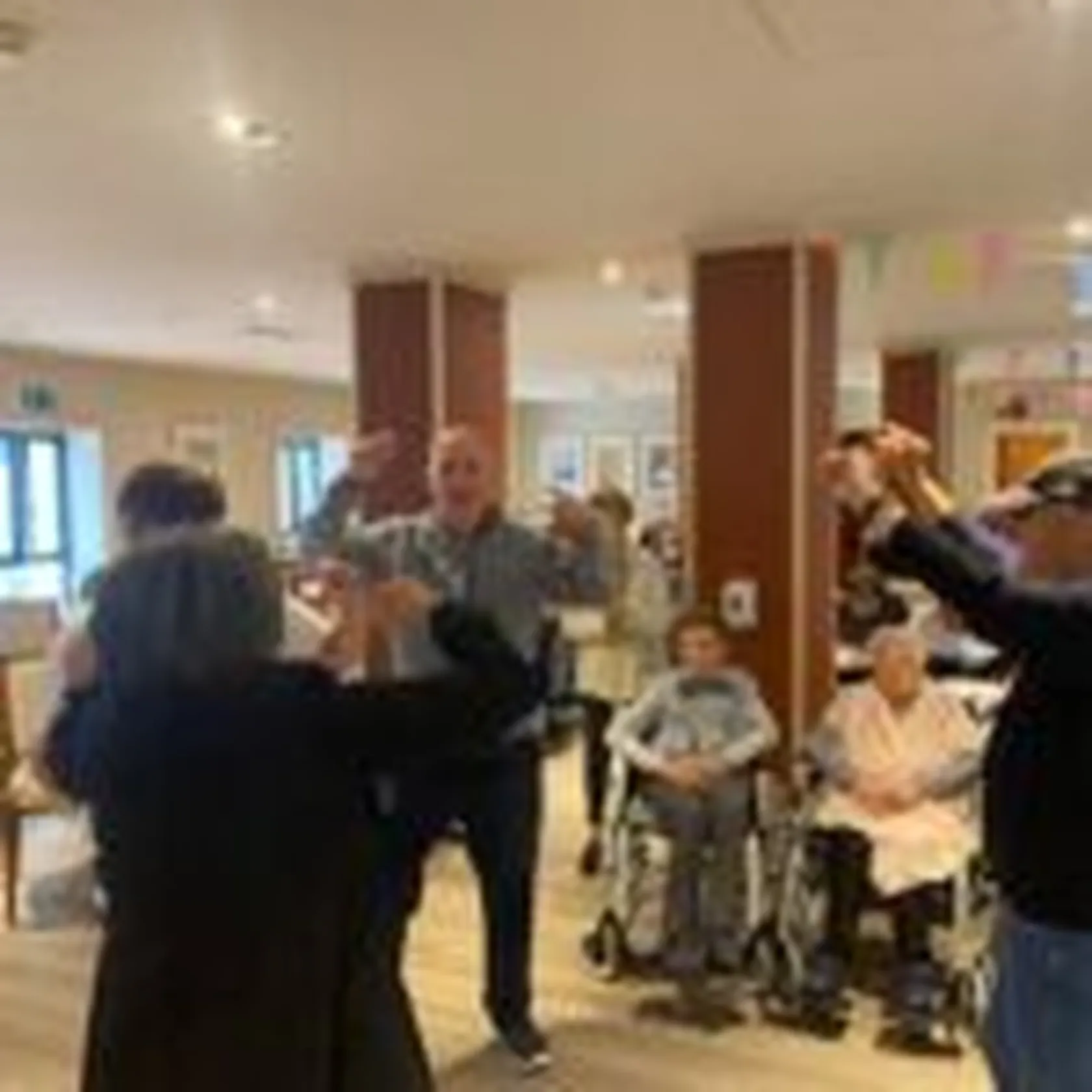 BAILANDO-4-150x150.jpg