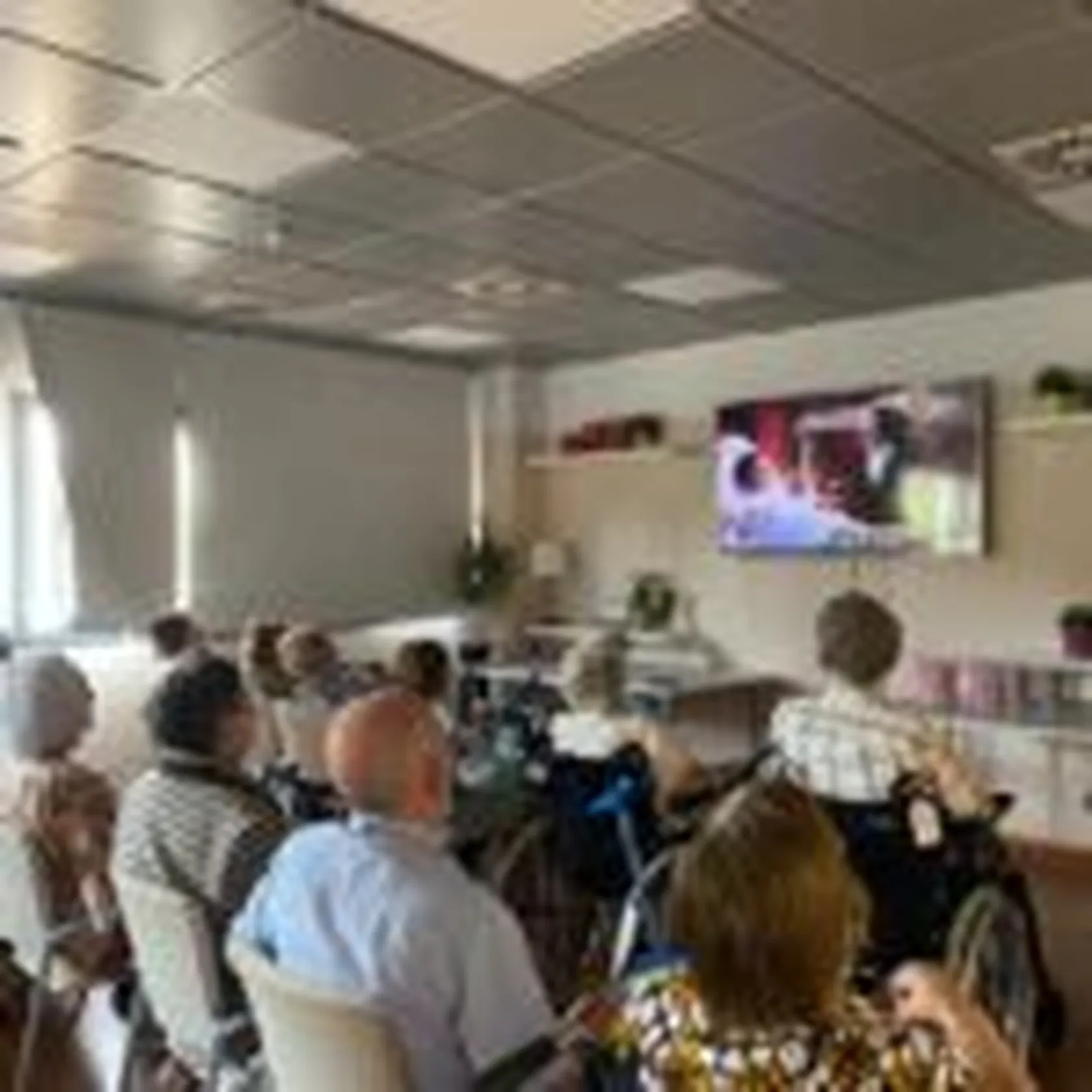 DomusVi-Tres-Cantos-tardes-de-cine-2-150x150.jpg