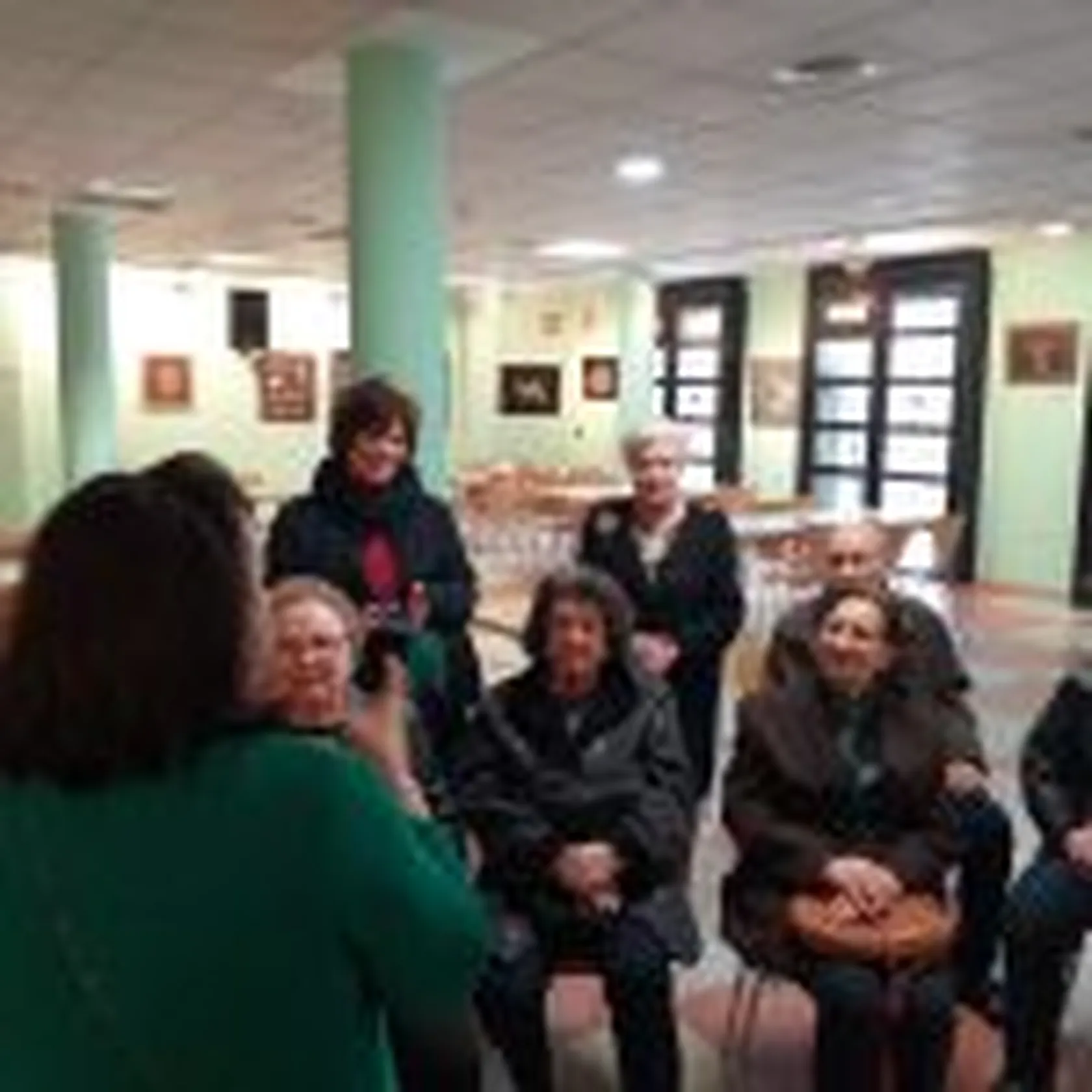 DomusVi-Valdemoro-visita-óleos-Rosa-Elena-8-150x150.jpg