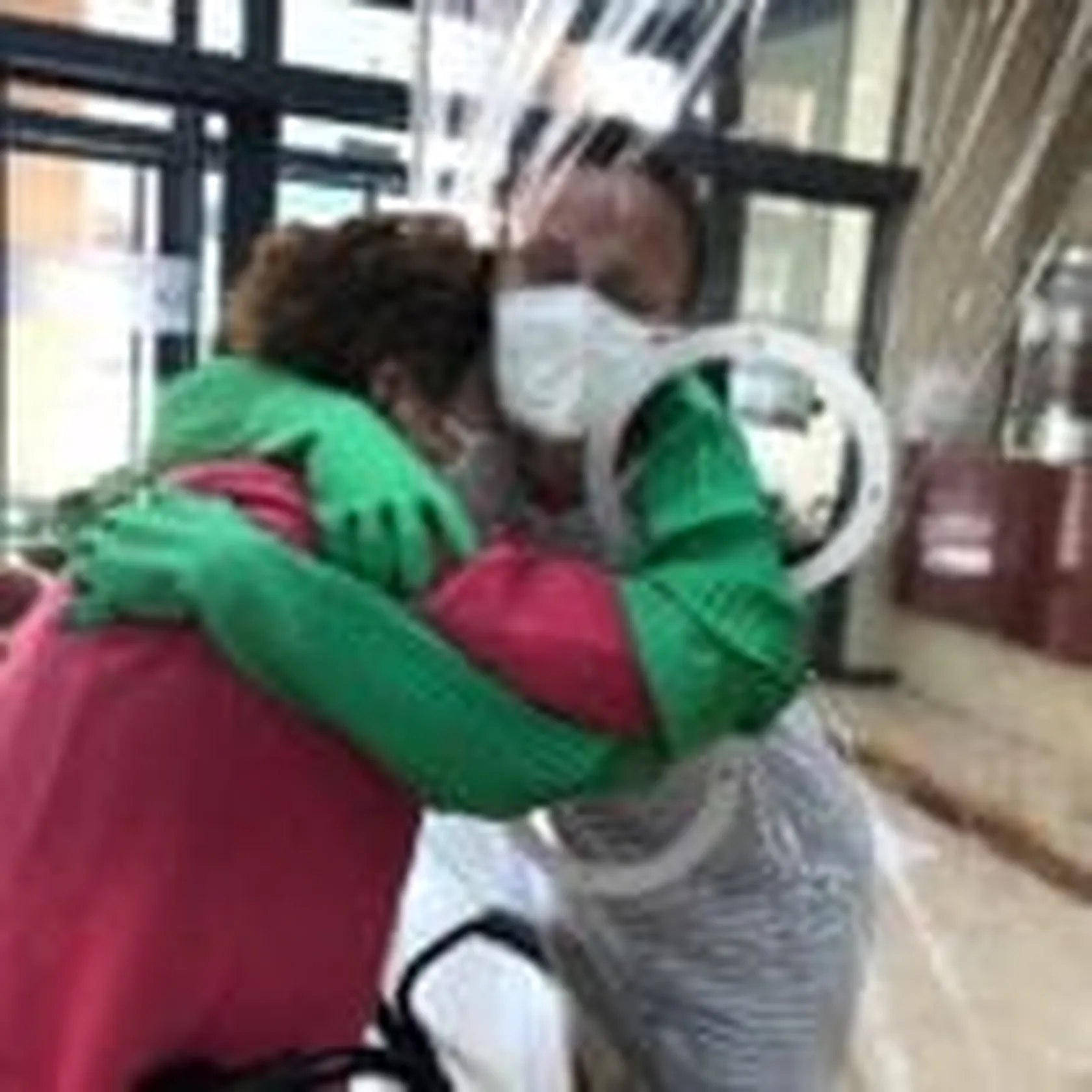 Abrazo4-150x150.jpg