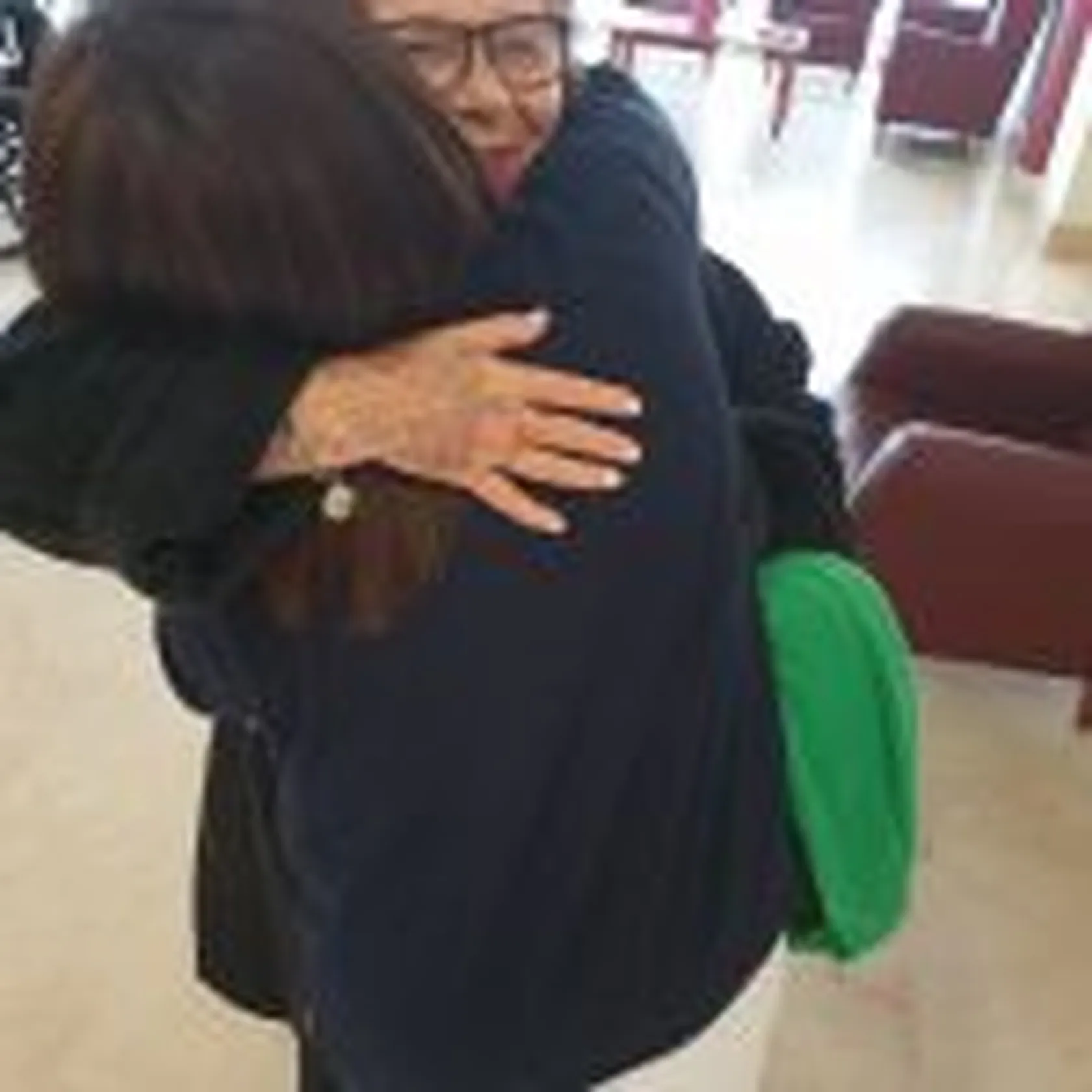 abrazo-1-150x150.jpg