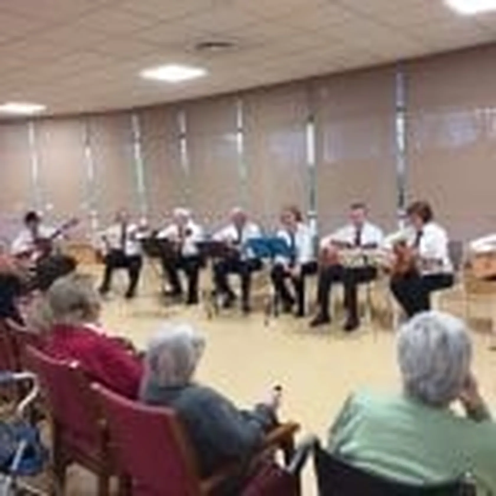 DomusVi-Valdemoro-grupo-guitarras-Ilusión-1-150x150.jpg