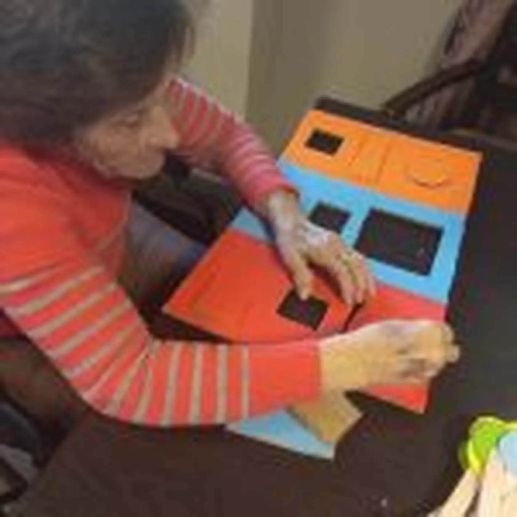 Terapia-Montessori-DomusVi-Alcalá-de-Guadaíra-1-150x150.jpg