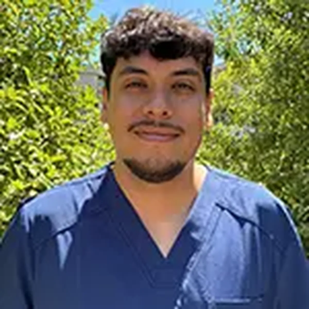 Julio Olivares - Enfermero Clínico Acalis Jardines de Valle Alegre