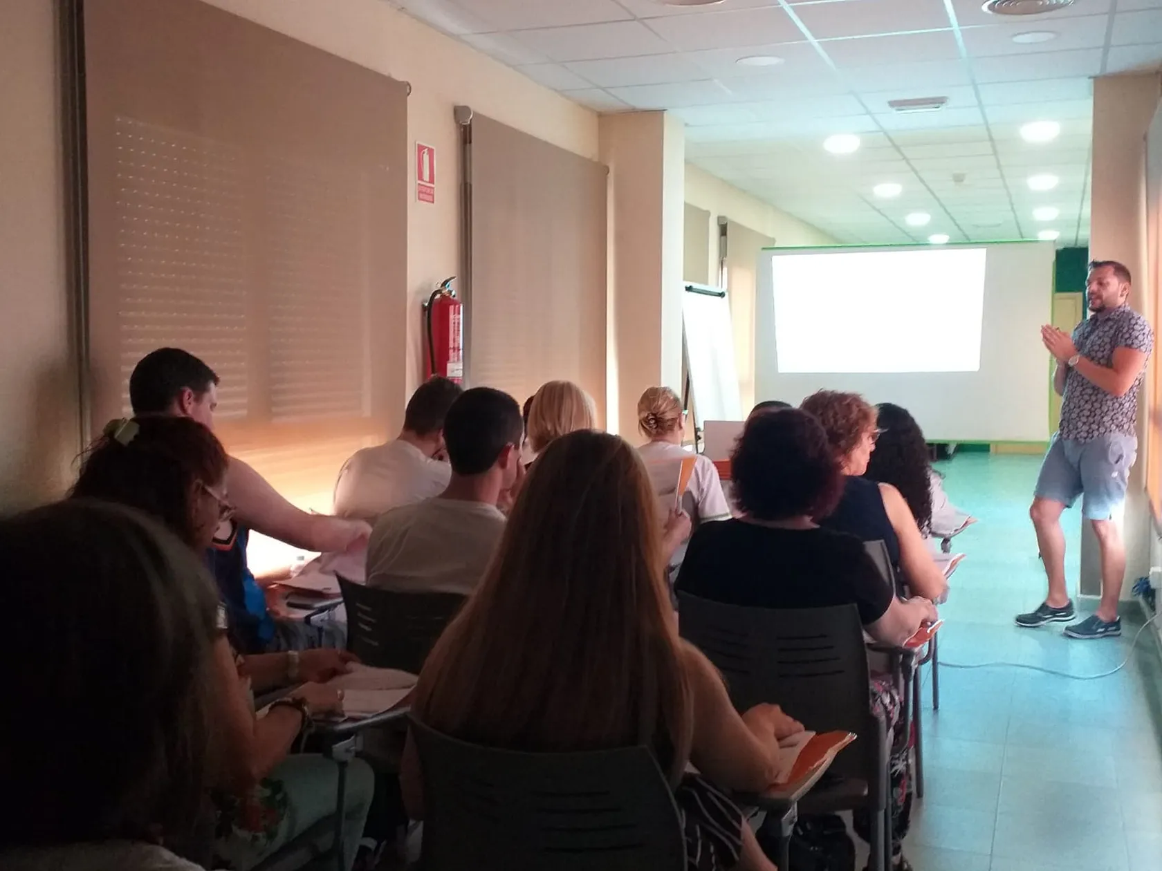 DomusVi-Valdemoro-curso-cuidado-de-sondas-5.jpeg