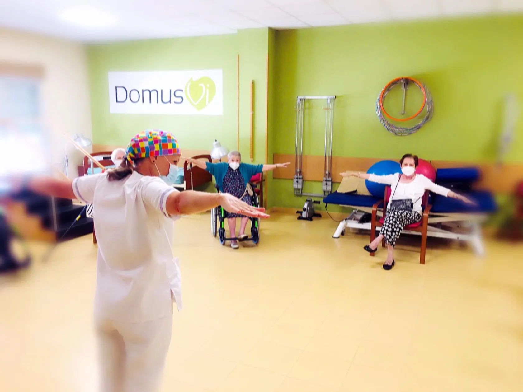 DomusVi-Valdemoro-Gerontogimnasia-Musical.jpg