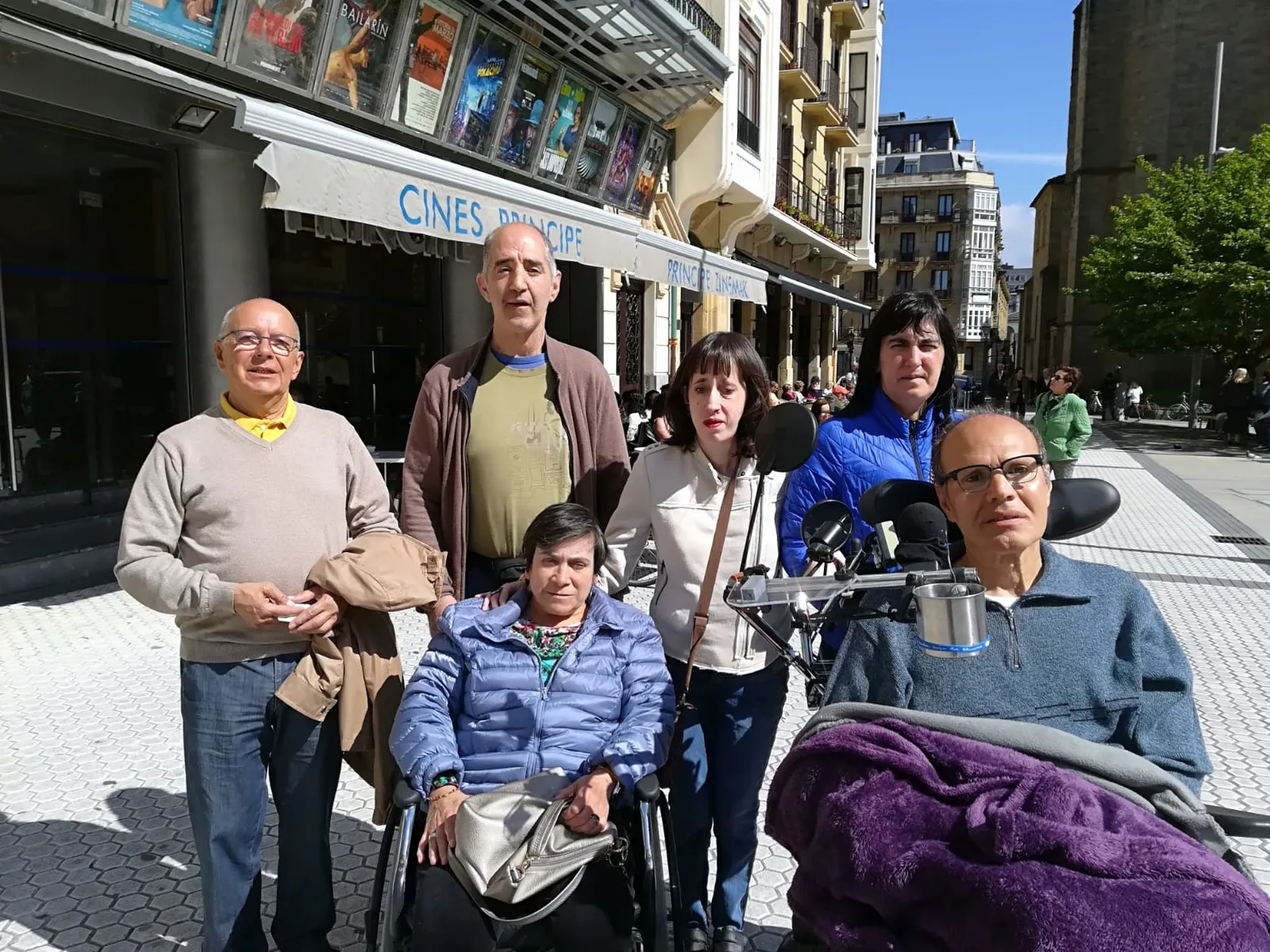 SALIDA-AL-CINE-EN-MAYO.jpg