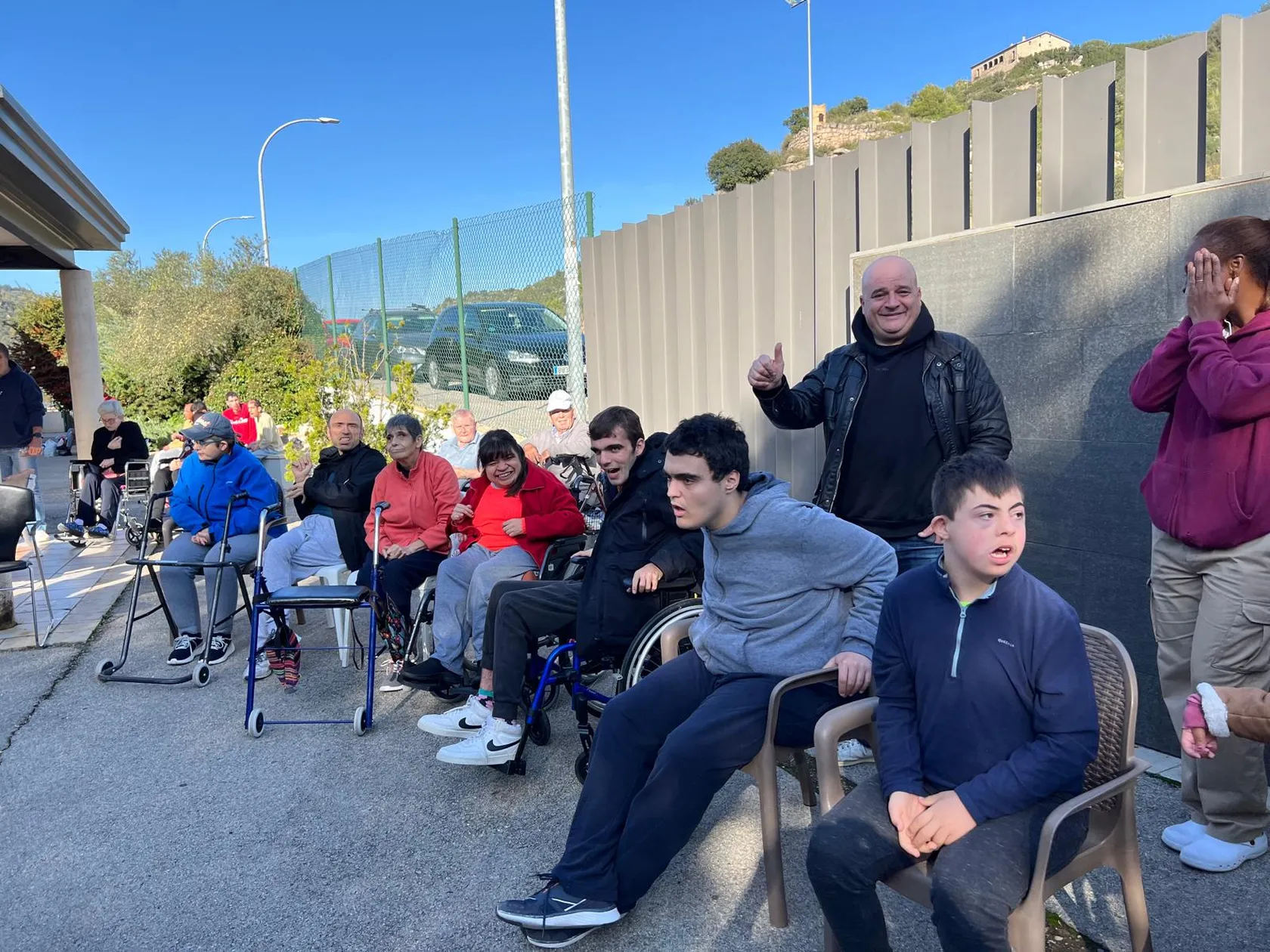 e5e8ec8f-66d8-4d72-a020-749b5baa4404.jpg