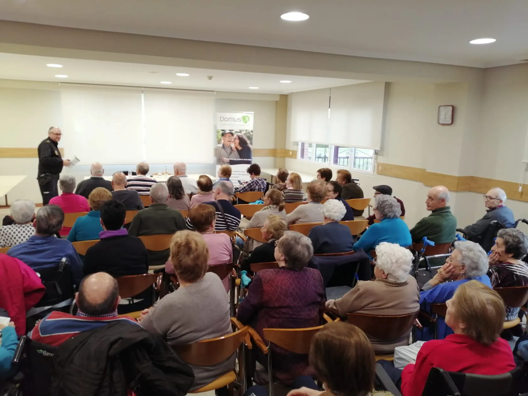 Charla-Plan-Mayor-de-Seguridad-DomusVi-Nuestra-Señora-del-Camino.jpg