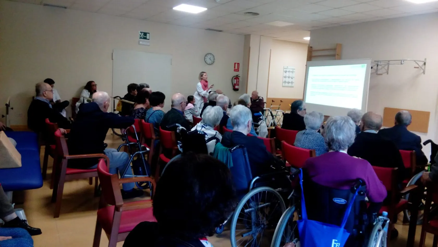 DomusVi-Valdemoro-taller-memoria-y-edad-2.jpg