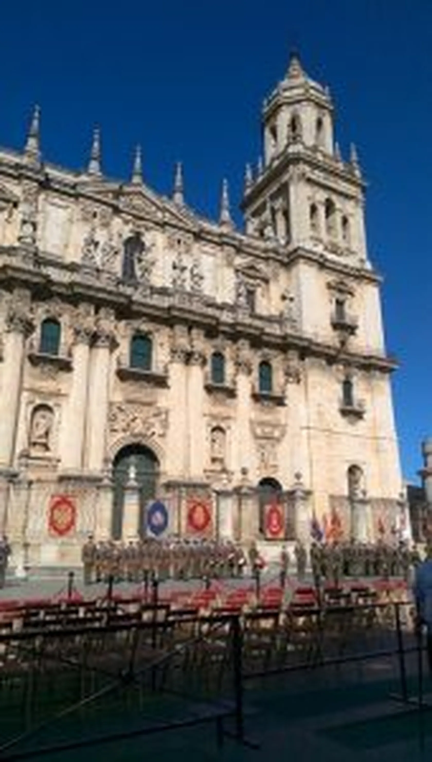 Pasacalles-con-motivo-de-la-Feria-y-Fiestas-Virgen-de-la-Capilla-Condes-de-corbull-6-170x300.jpg