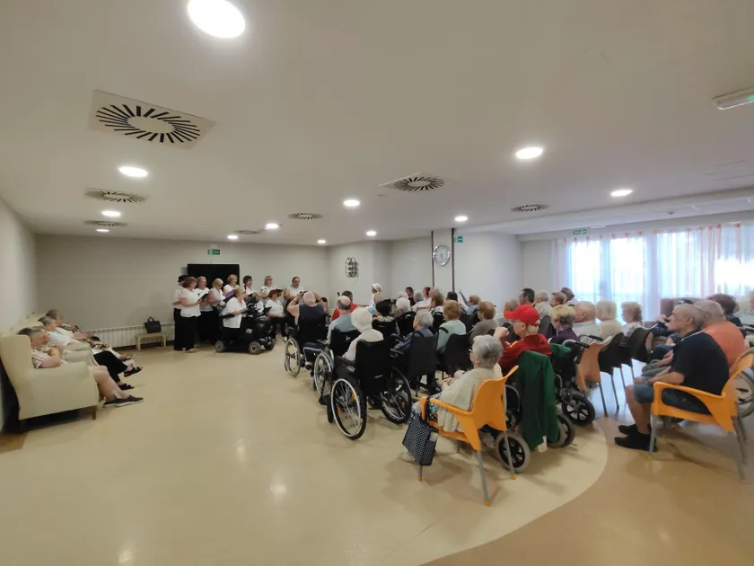 c98e52cc-ac12-4b07-aba4-9a6158db1862.jpg