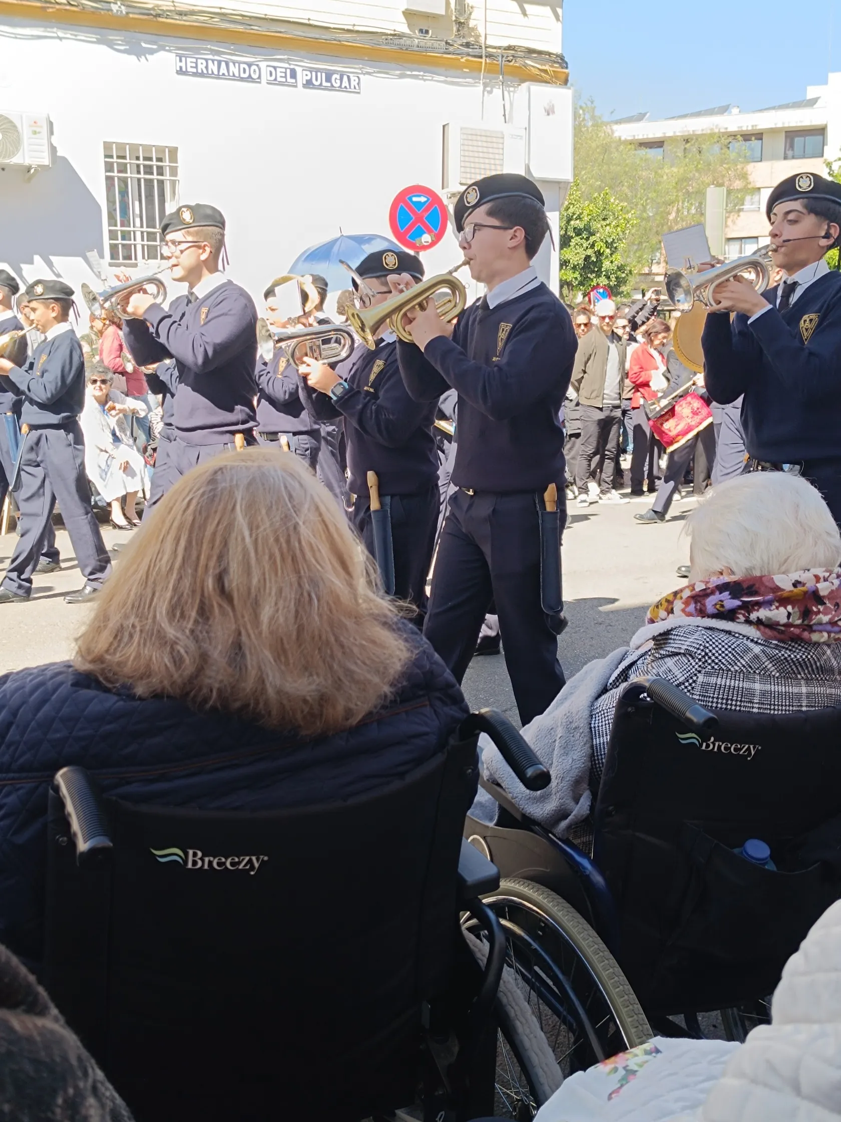 b7d2c1ab-9bde-472a-a5fb-8bf2d9576c12.jpg