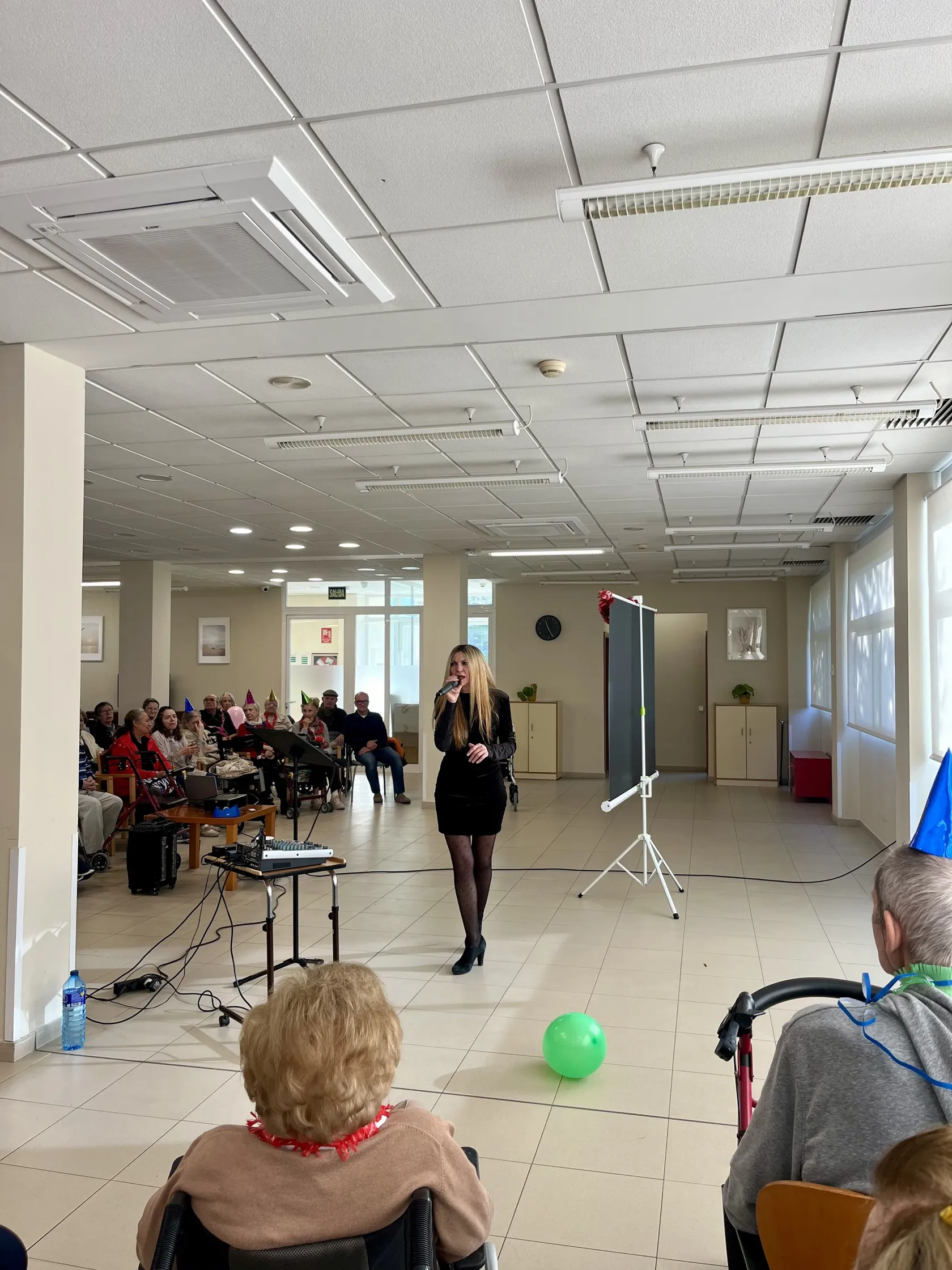 e2a32a75-de72-49be-9242-2f062aa3a7d0.jpg