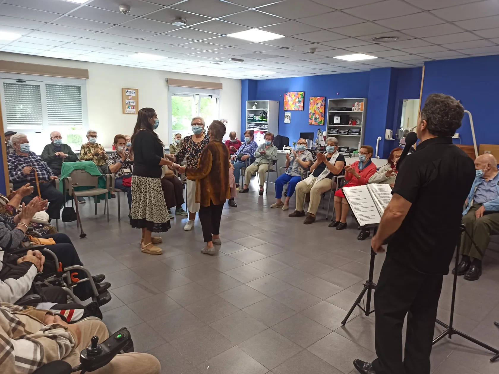 MUSICOTERAPIA-RAFAEL-YERO-11-ABRIL-2023-DOMUSVI-VALDEMORO-2.jpg