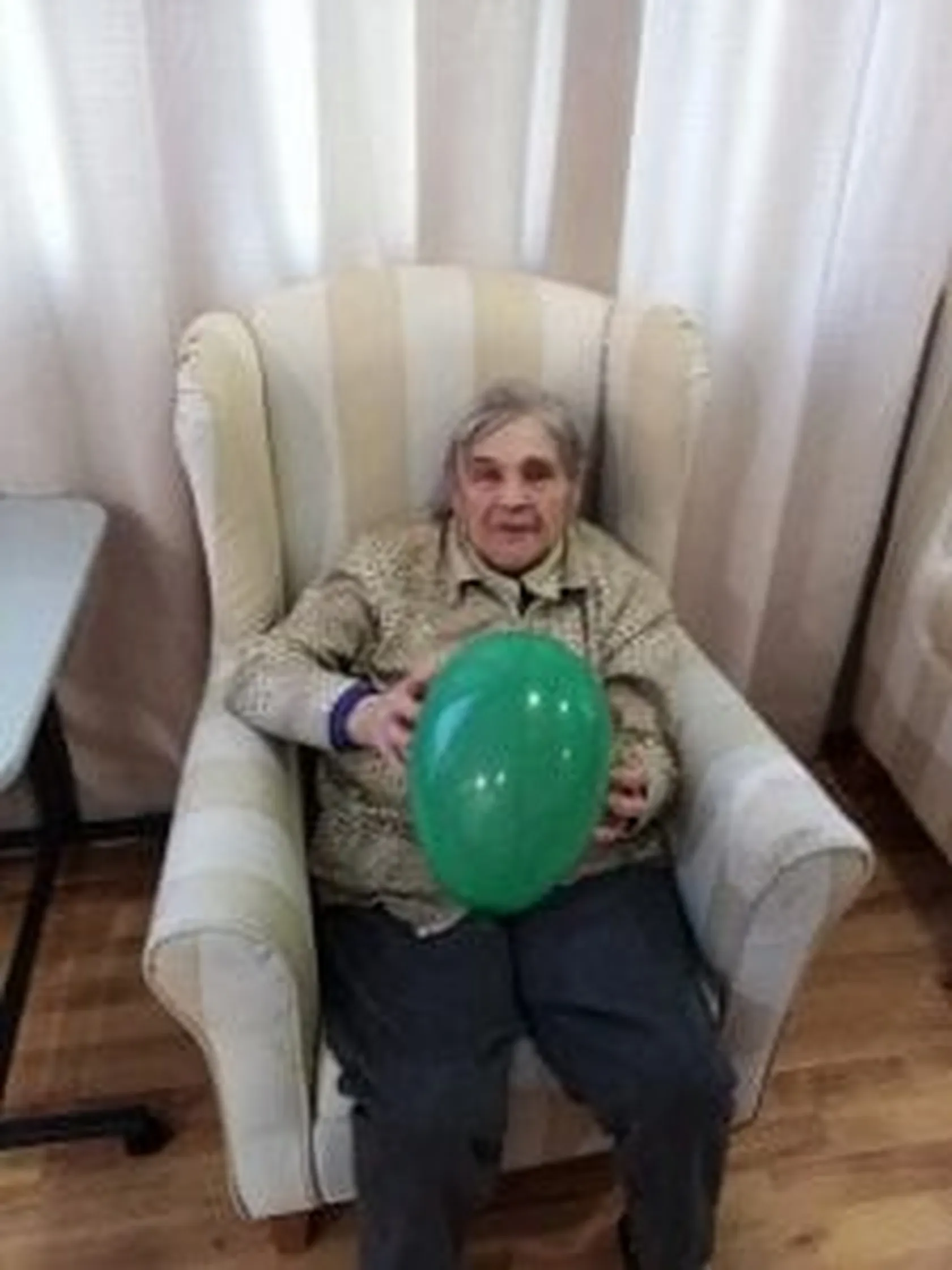 GLOBOS-1-225x300.jpg