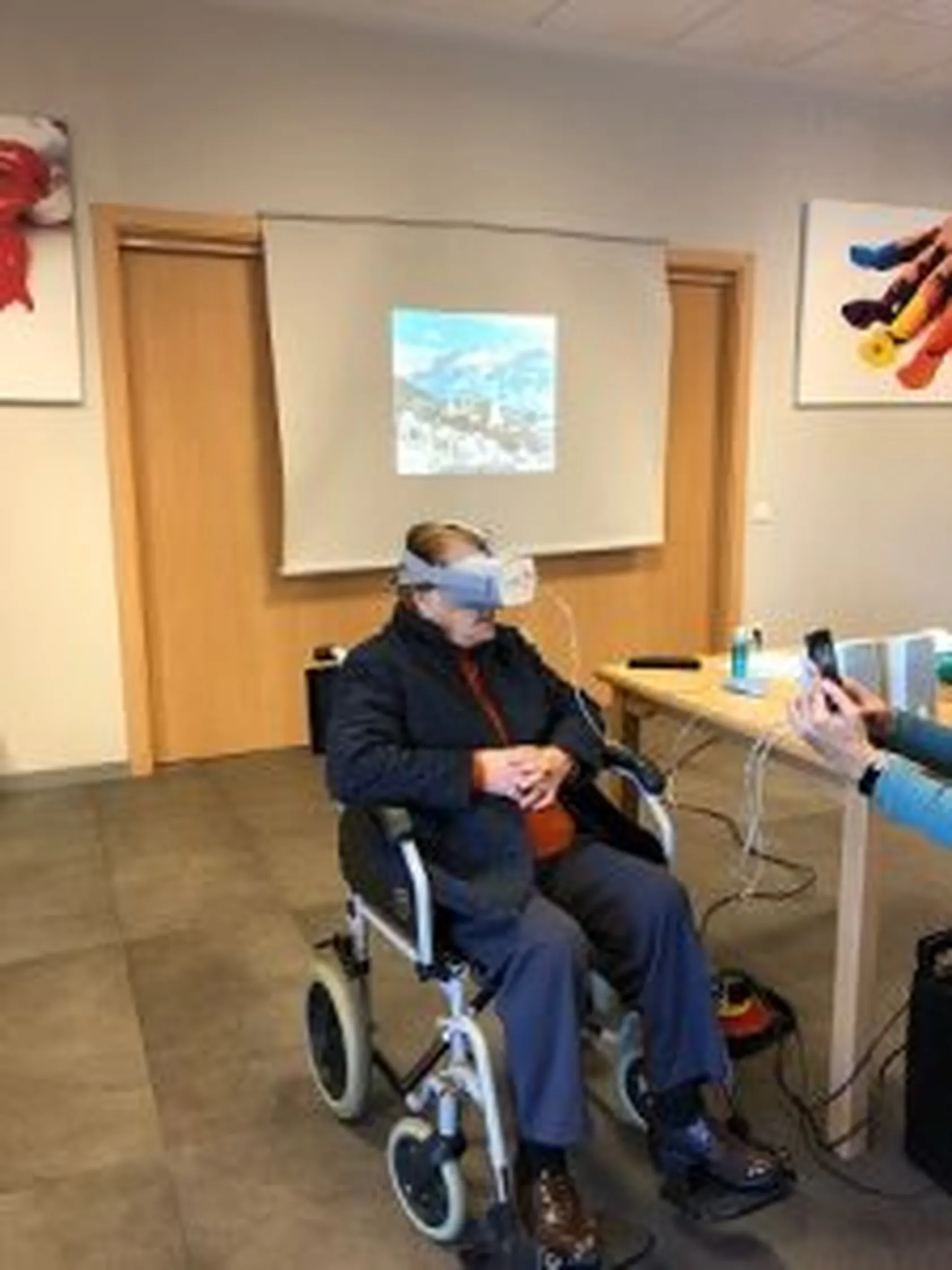 Realidad-virtual-compartida-DomusVi-Alcalá-de-Guadaíra-225x300.jpg