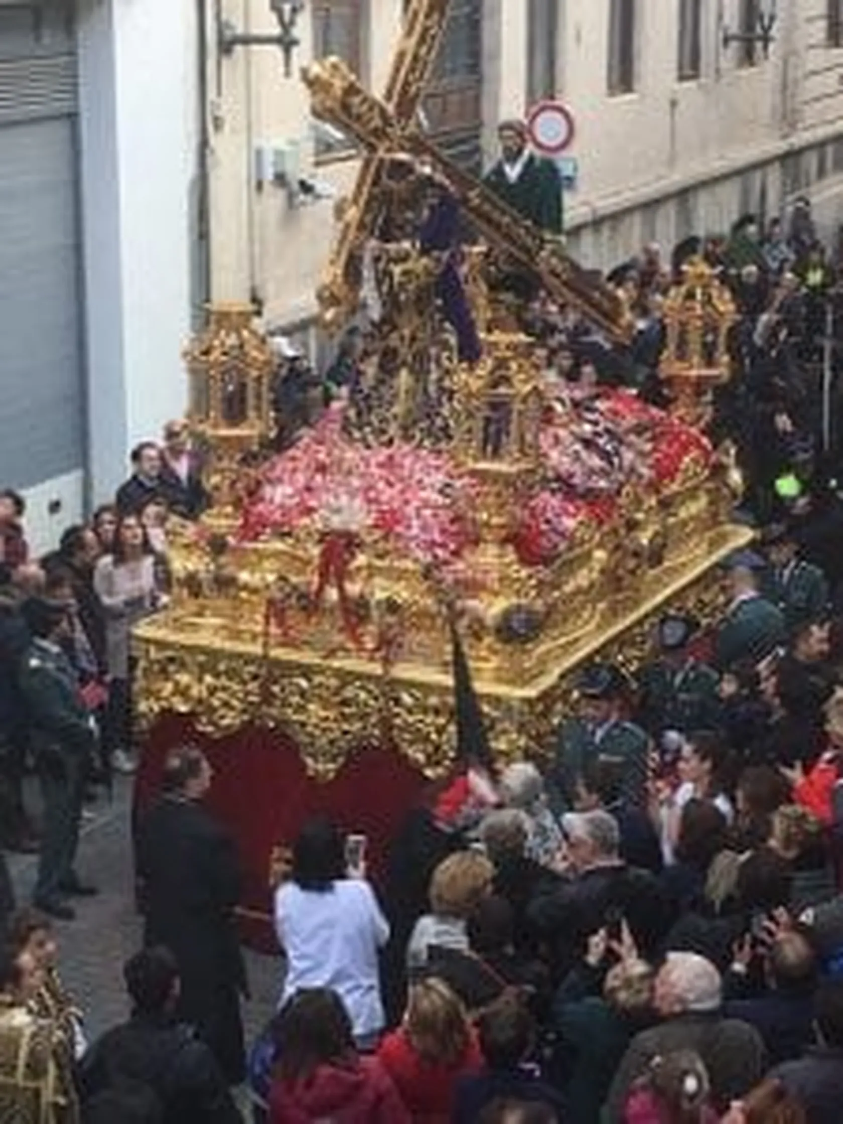 Procesión-de-Nuestro-Padre-Jesus-Condes-de-corbull-2-225x300.jpg