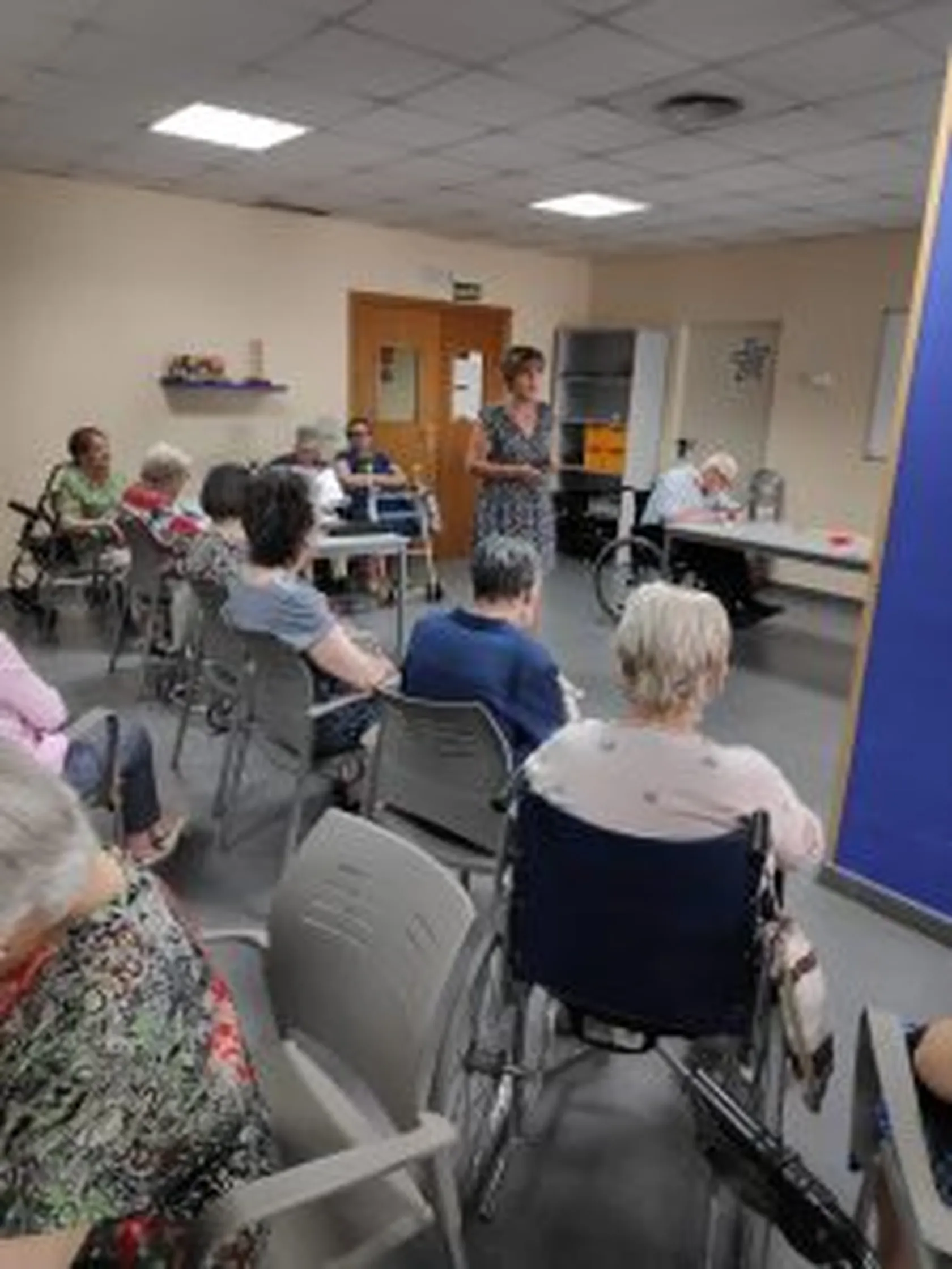TALLER-DE-POESIA-DOMUSVI-VALDEMORO-JUNIO-2019-225x300.jpeg