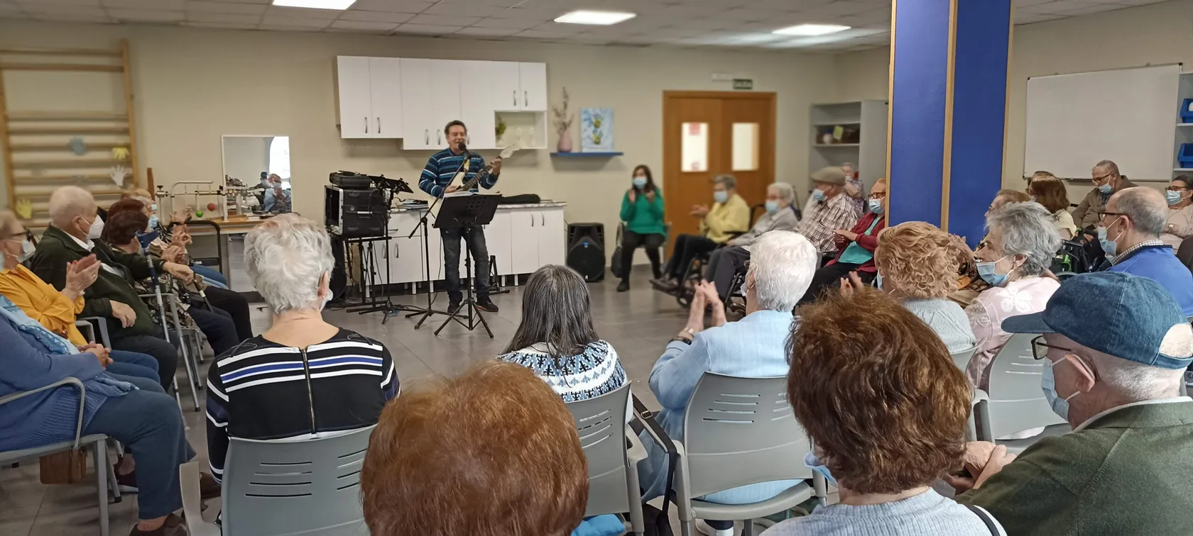 rafael-yero-MUSICOTERAPIA-DOMUSVI-VALDEMORO-2-scaled.jpg