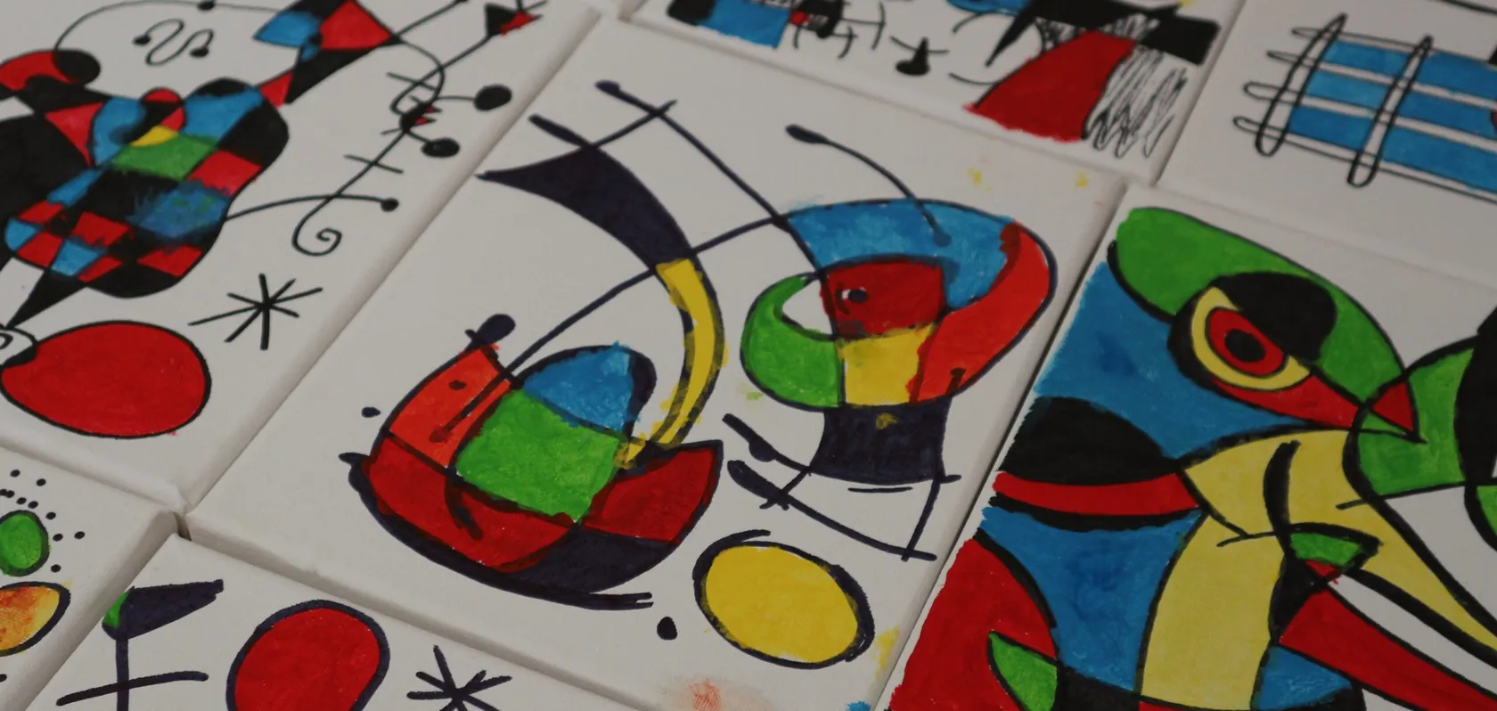 P.-Cuadros-Joan-Miro-DomusVi-Santa-Pola-33-scaled.jpg