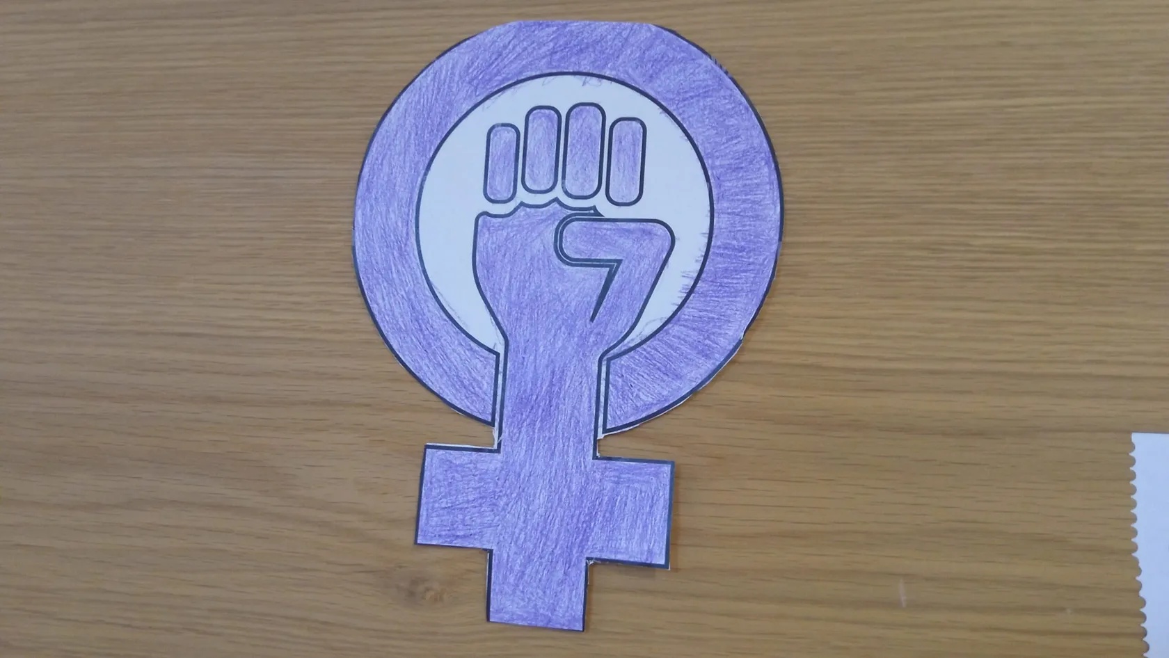 mano-alzada-dia-mujer-2-scaled.jpg